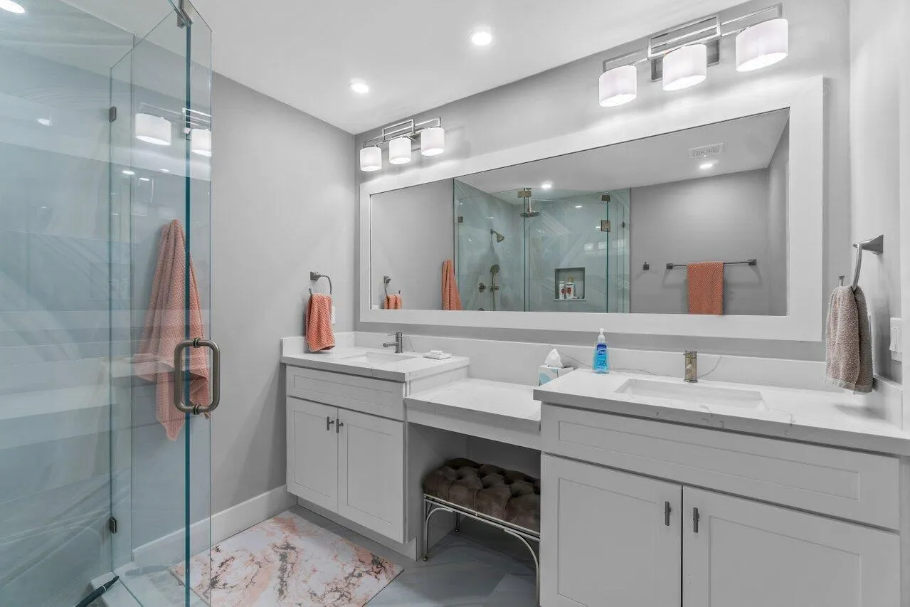 50 Pelican Pointe 205
