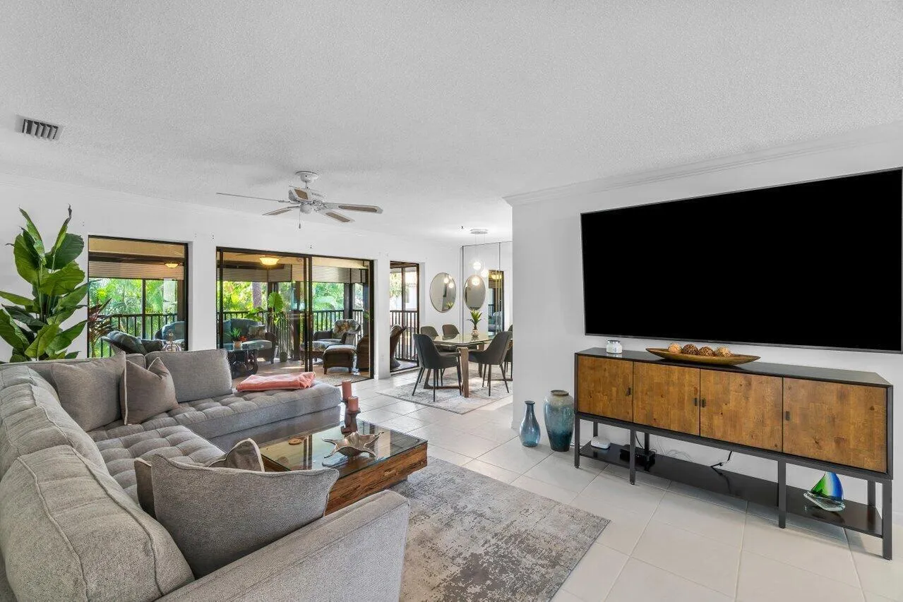50 Pelican Pointe 205