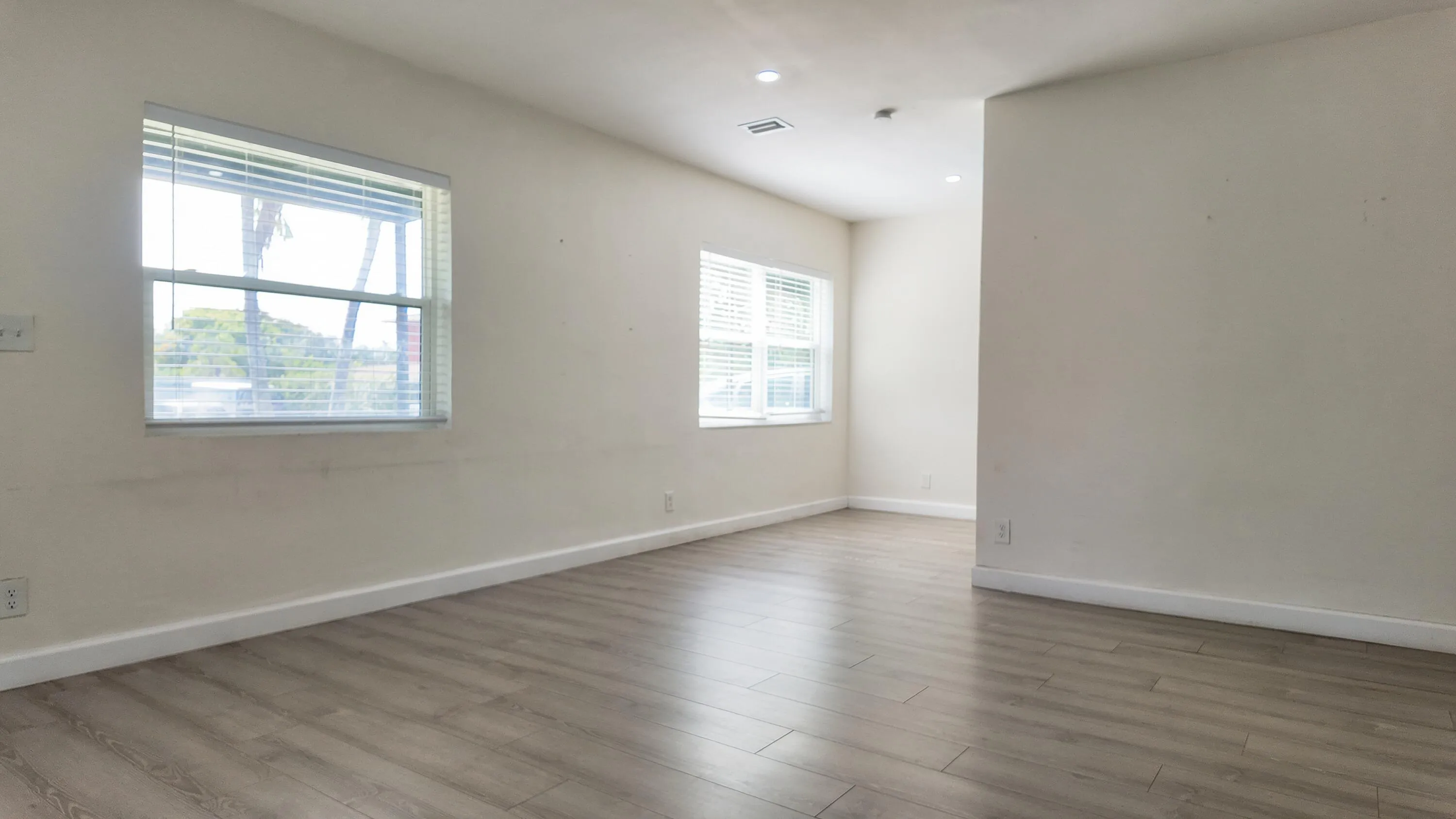 Dining/Kitchen