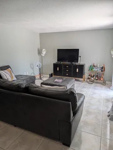 12055 living room new 2