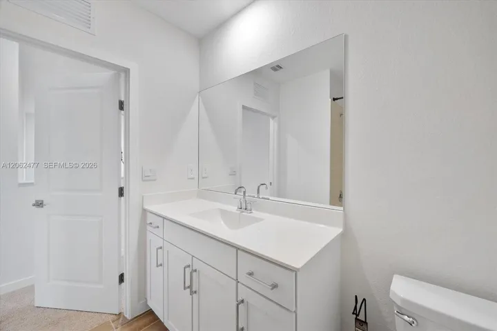 downstairs full bathroom