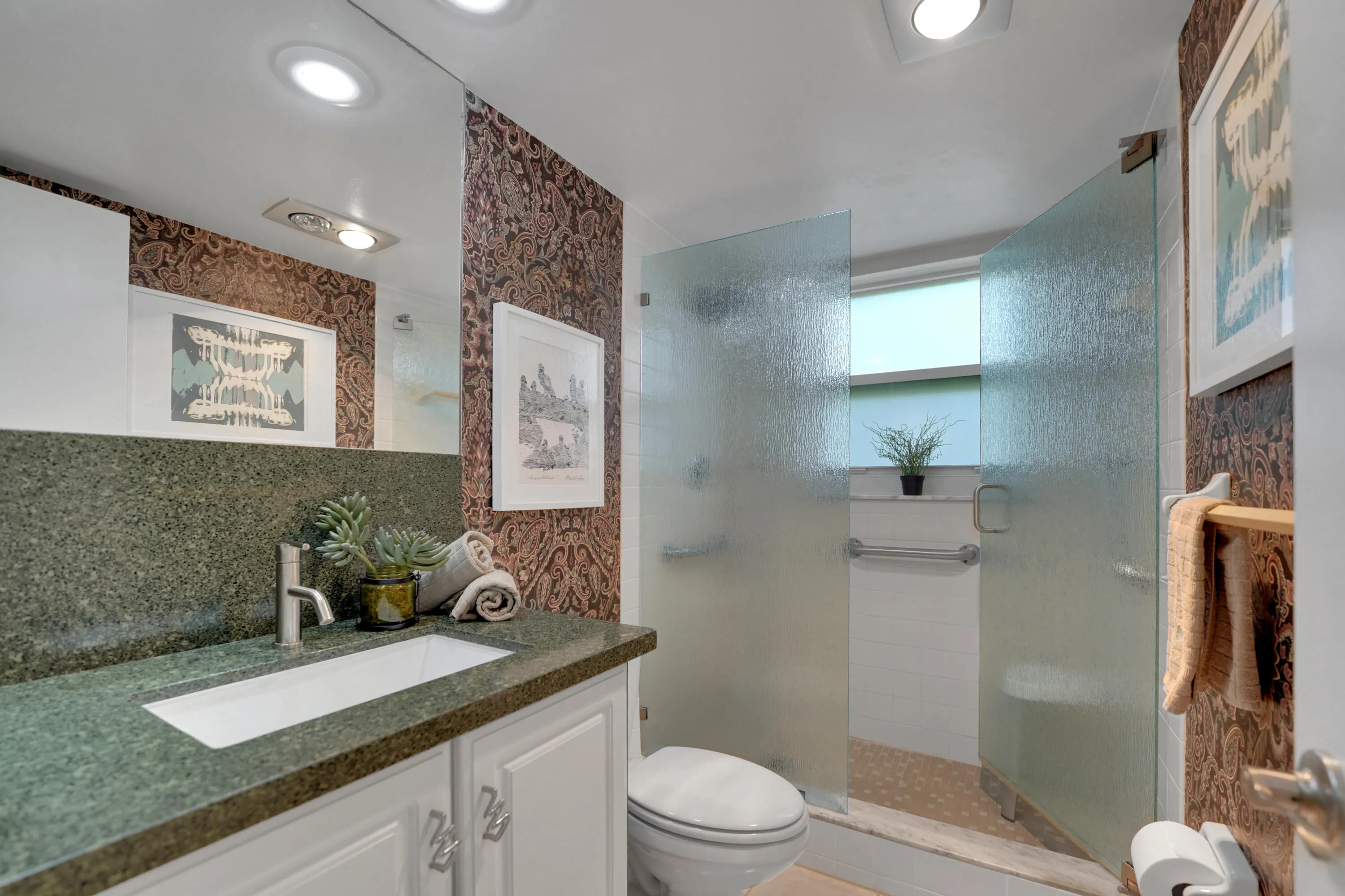 2nd bathroom
