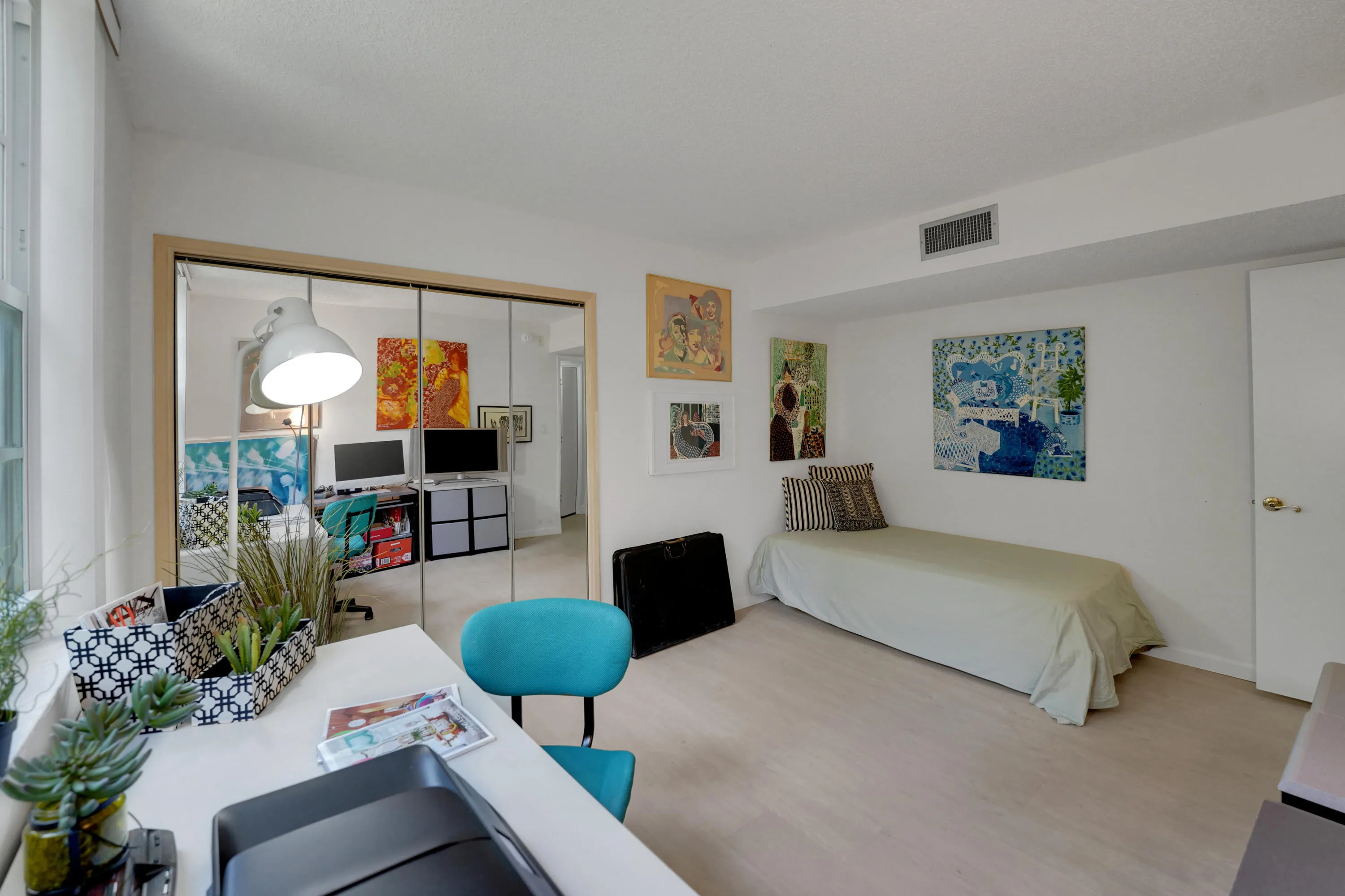 2nd bedroom