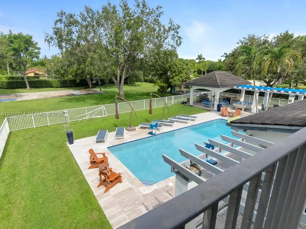 Property photo 38