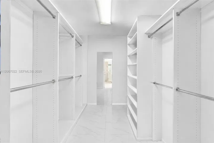 2nd Huge Master Walking Closet