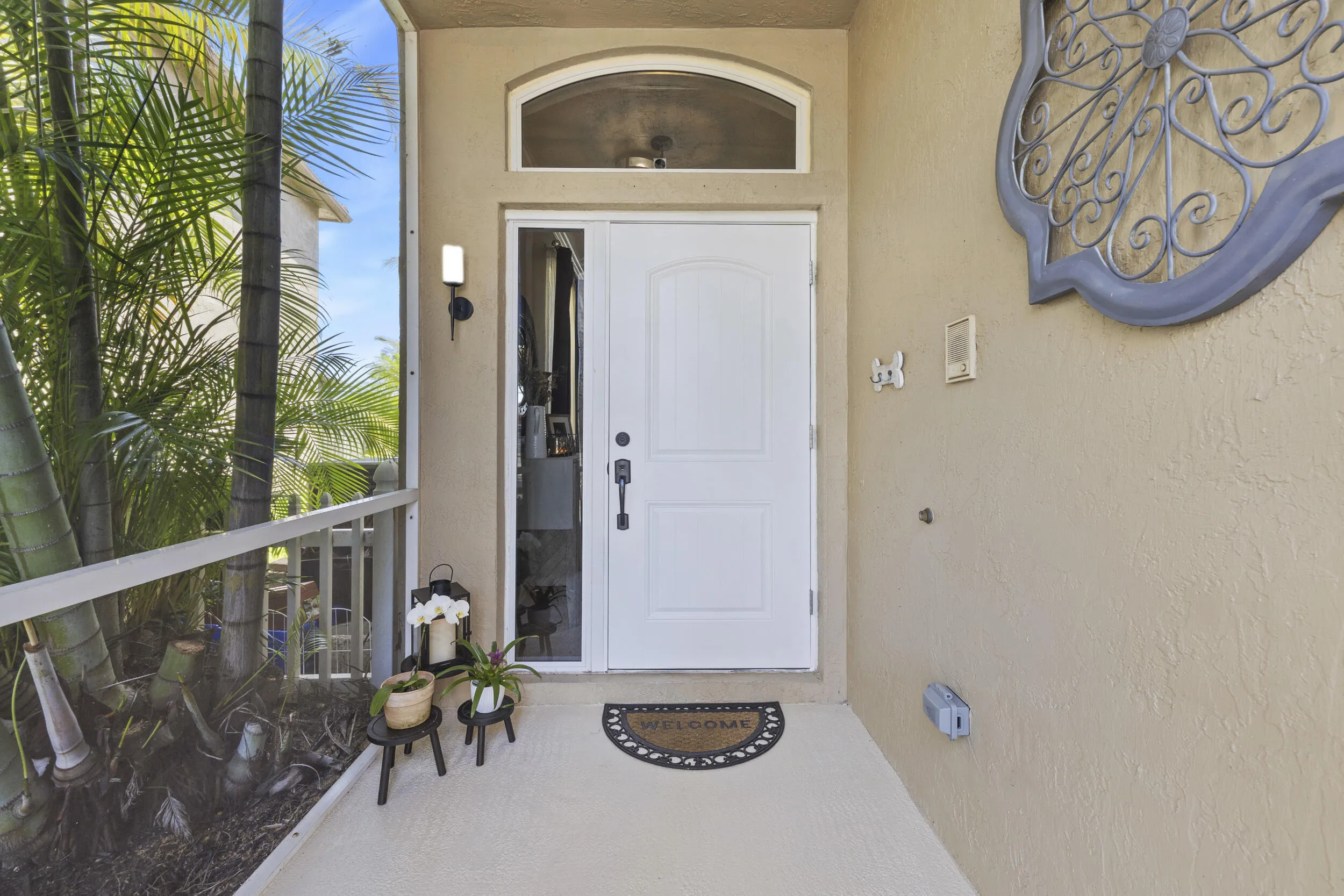 COME ON IN!