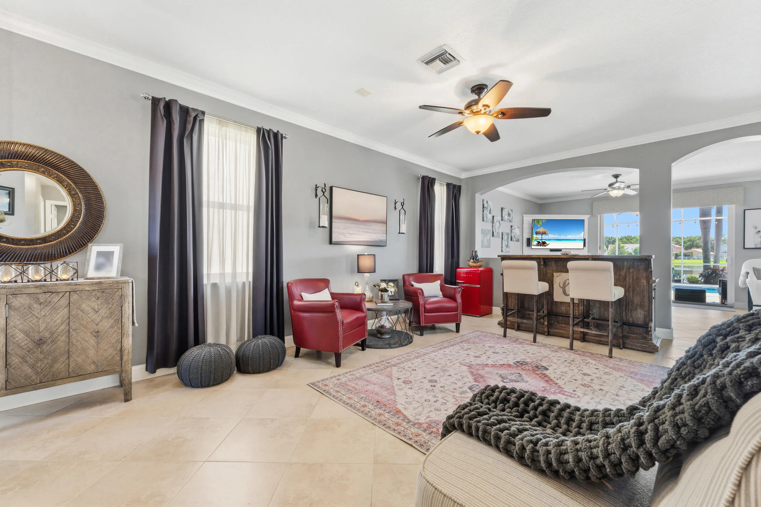 LIVING ROOM AREA