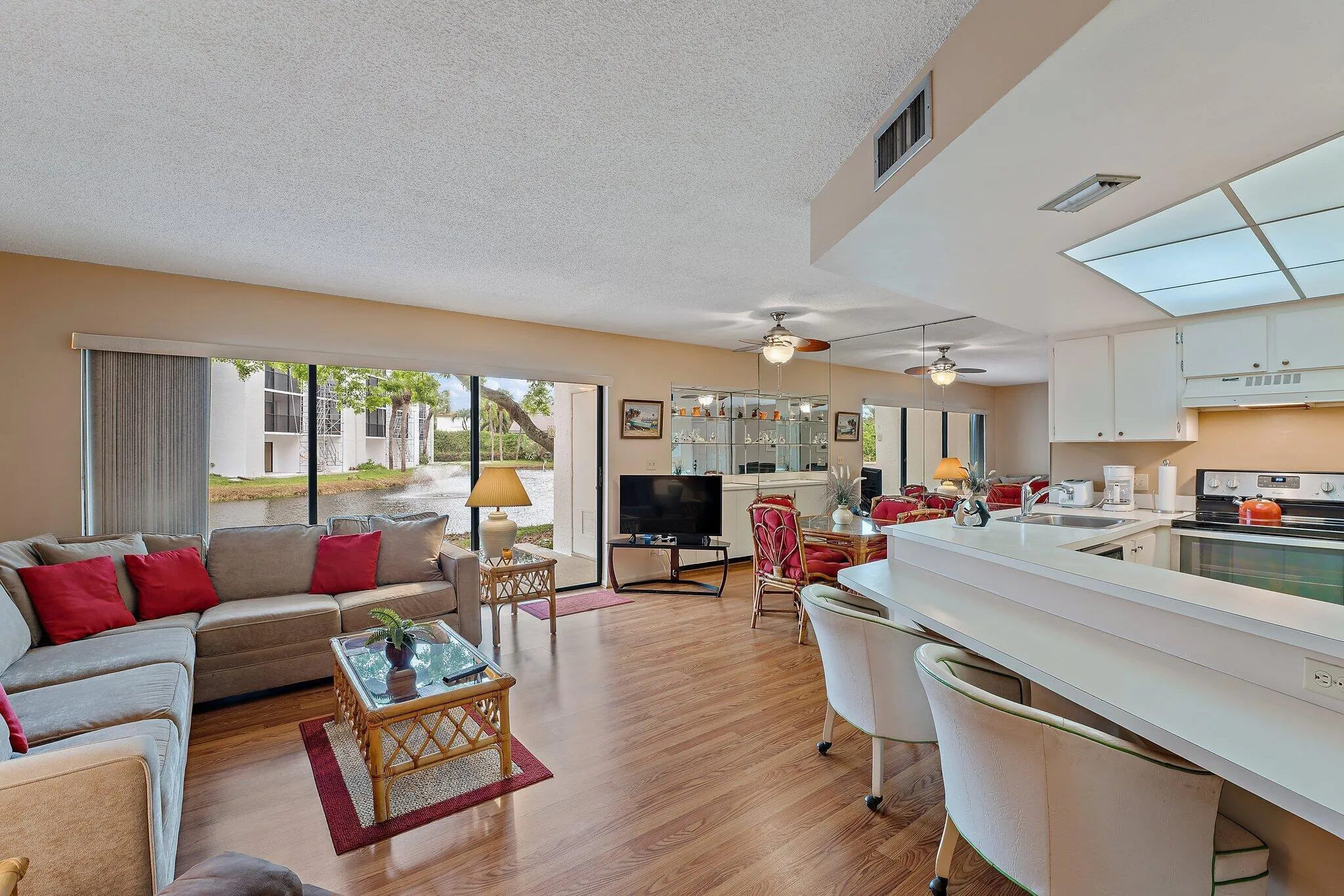 002-1605US1NB104-Jupiter-FL-SMALL
