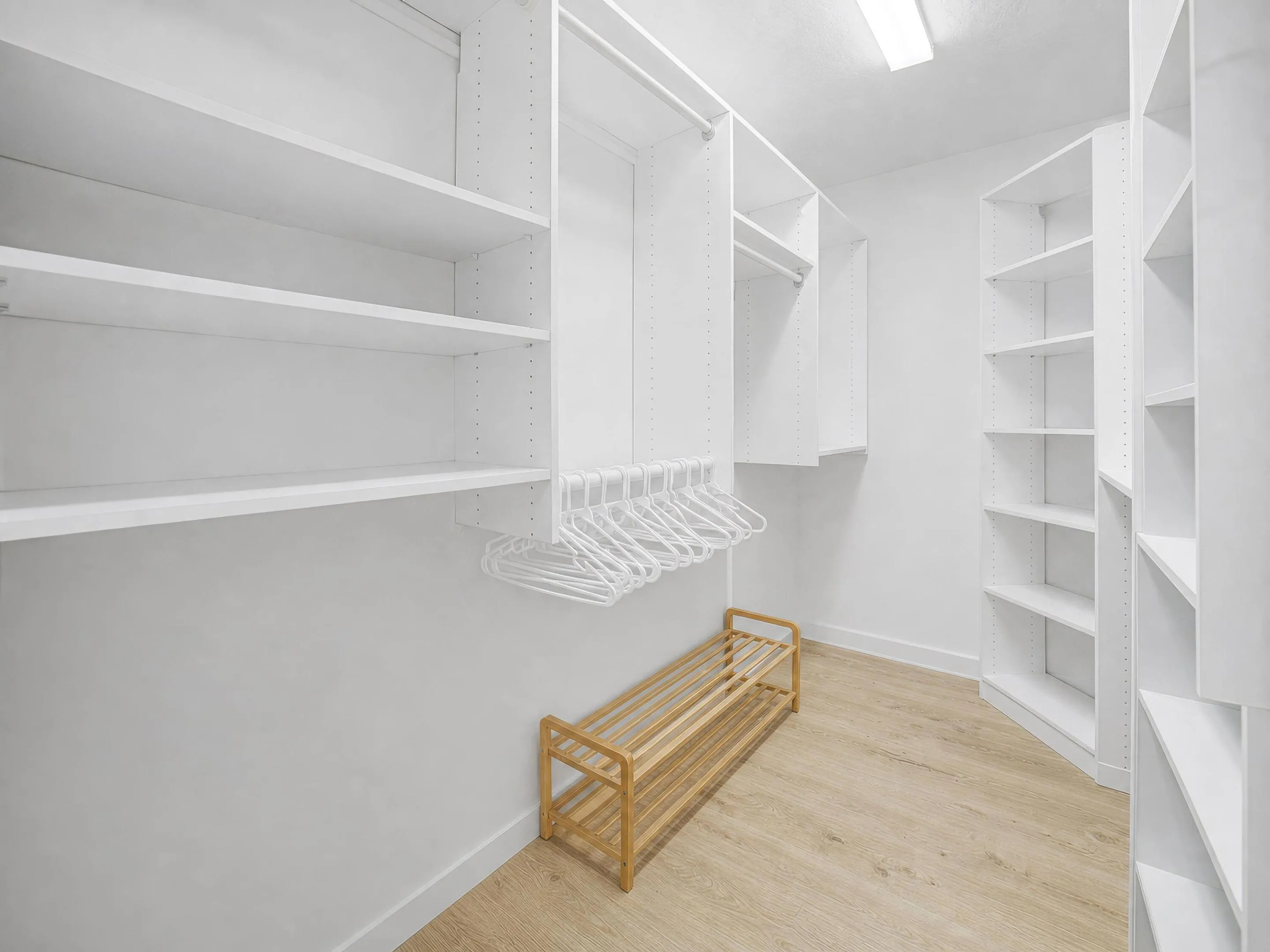 Bedroom1-Closet