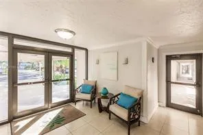 605 oaks lobby