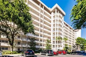 605 oaks front