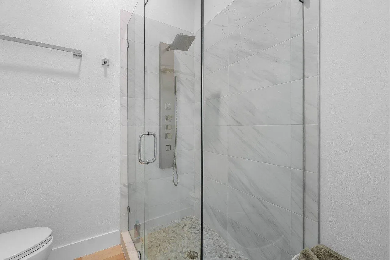 018-125GregoryPlace-WestPalmBeach-FL-334