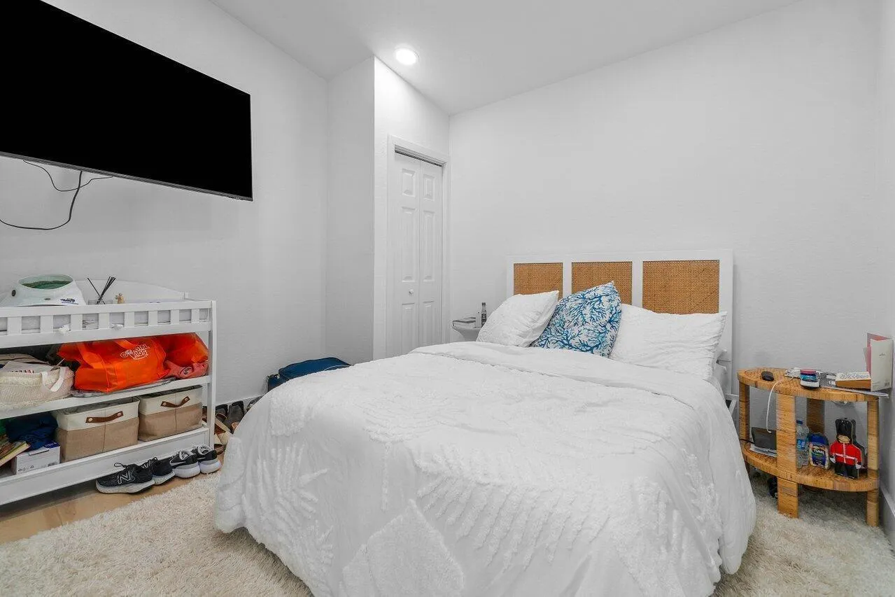019-125GregoryPlace-WestPalmBeach-FL-334