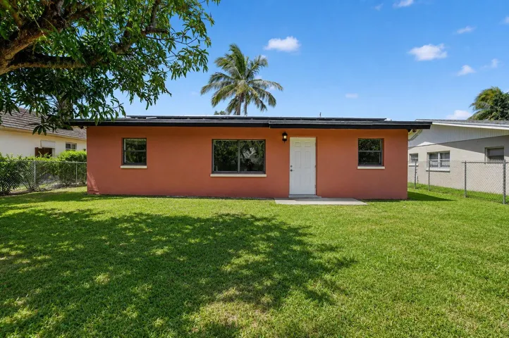 4-web-or-mls-816 SW 3rd CT (2)