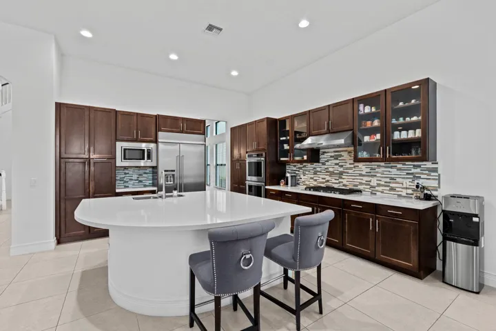 13-web-or-mls-A7401374