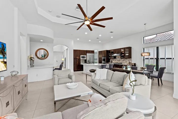 25-web-or-mls-A7401389