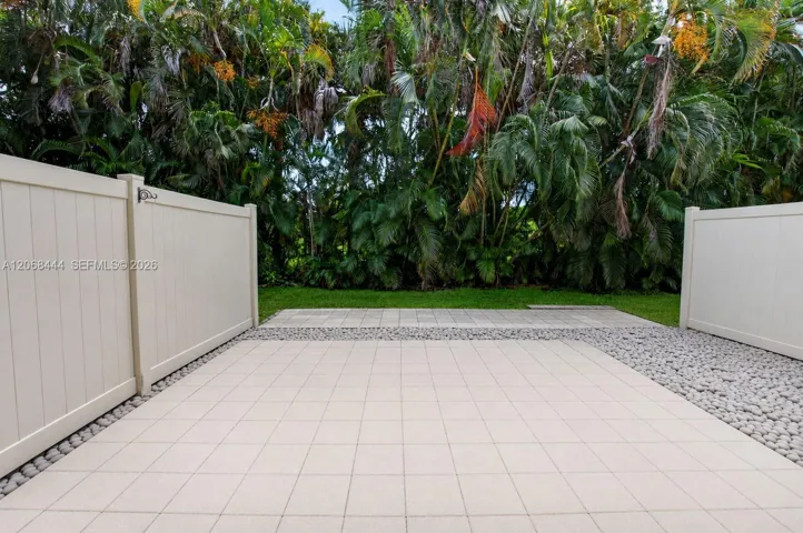 Photo 38