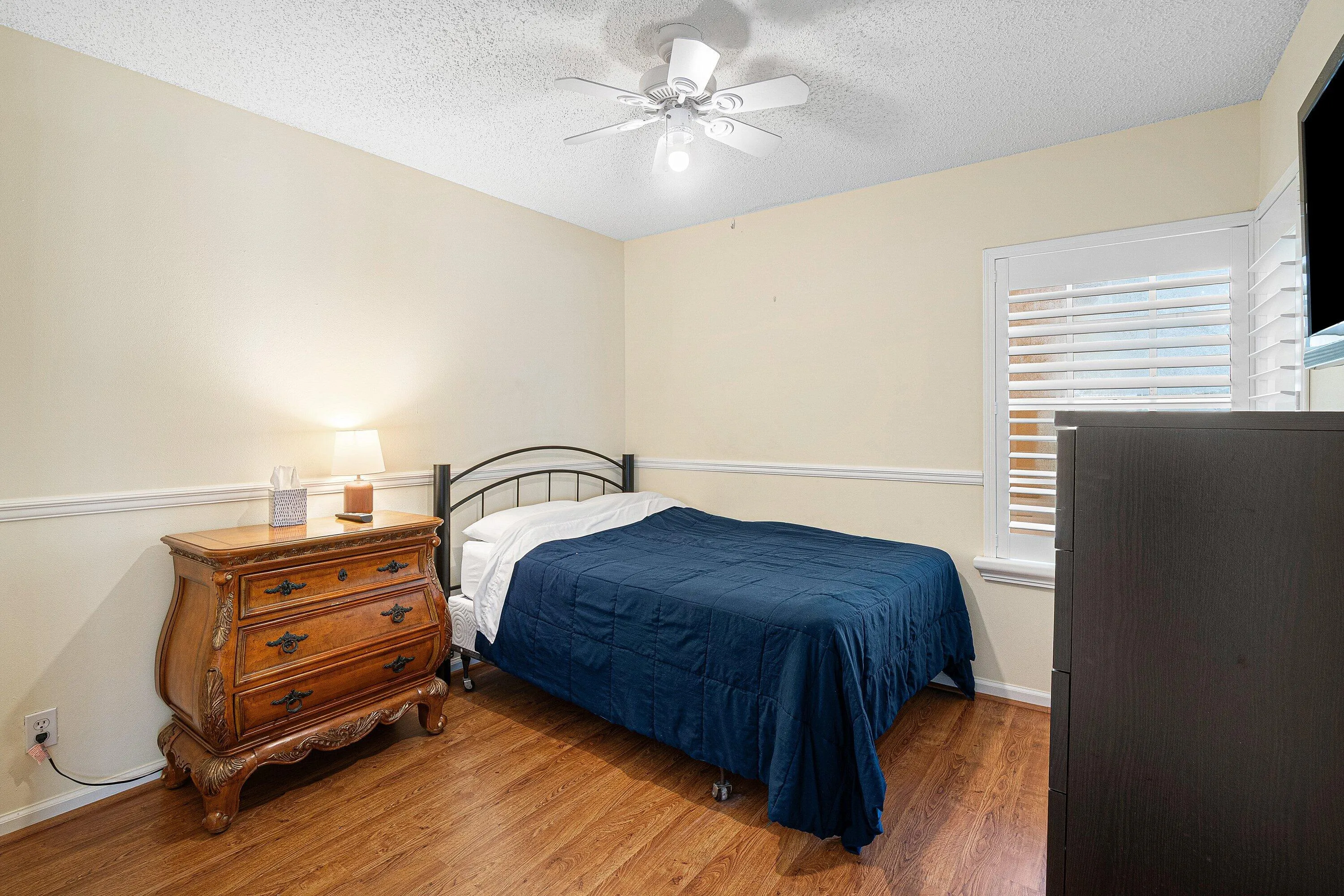 guest room, sleeps 2