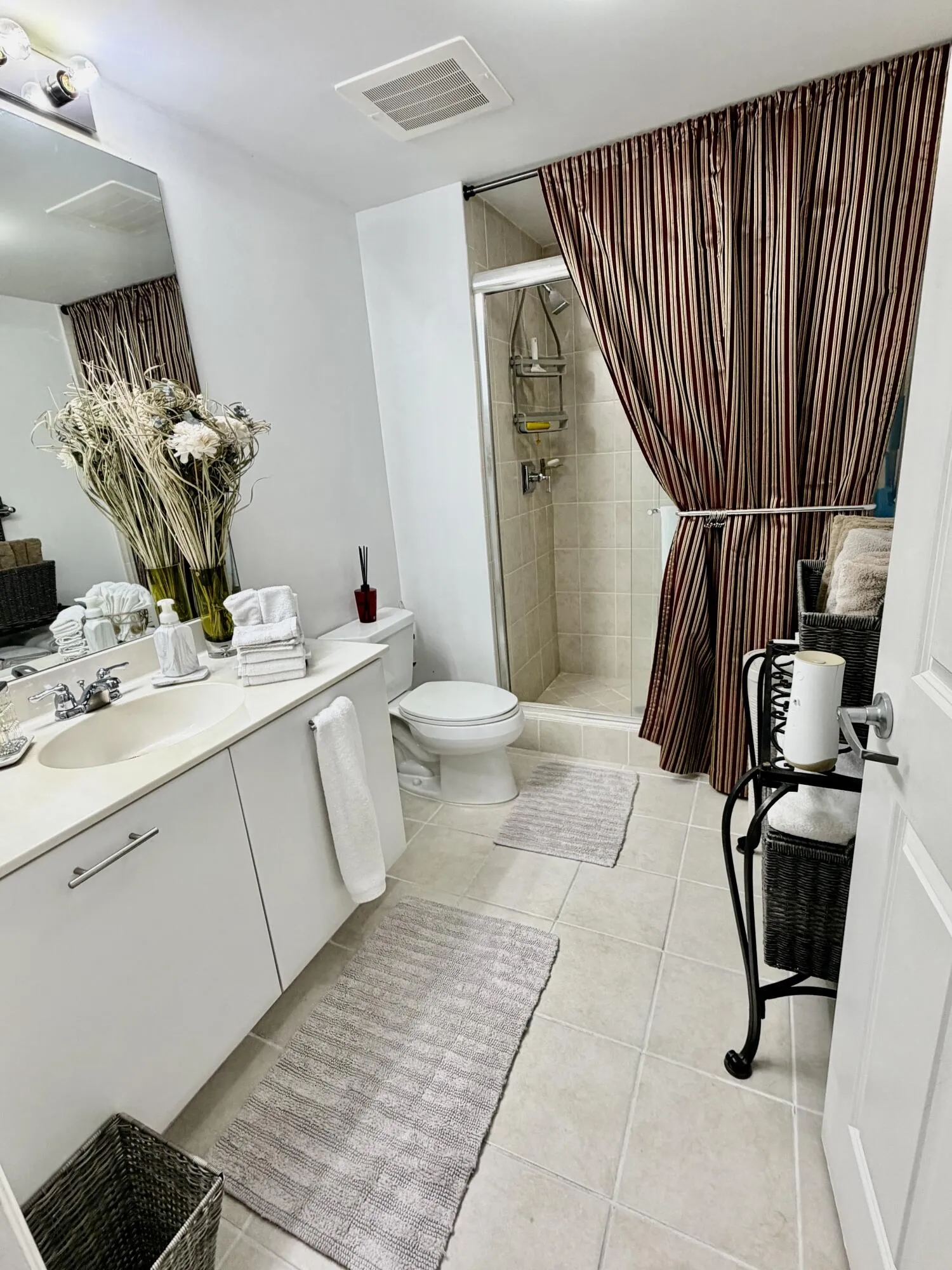 2nd Bathroom