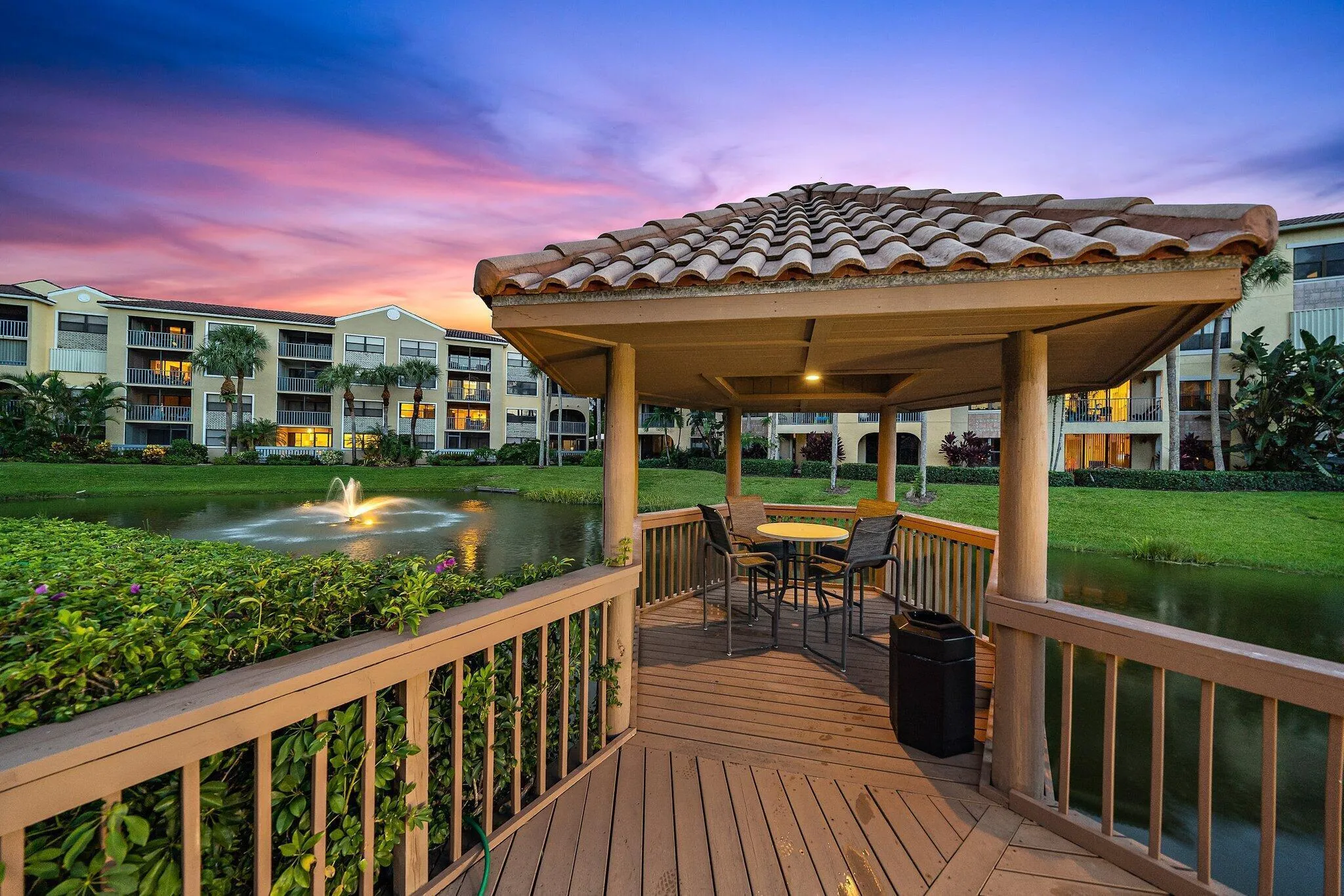 051-700UnoLagoDr304-JunoBeach-FL-SMALL