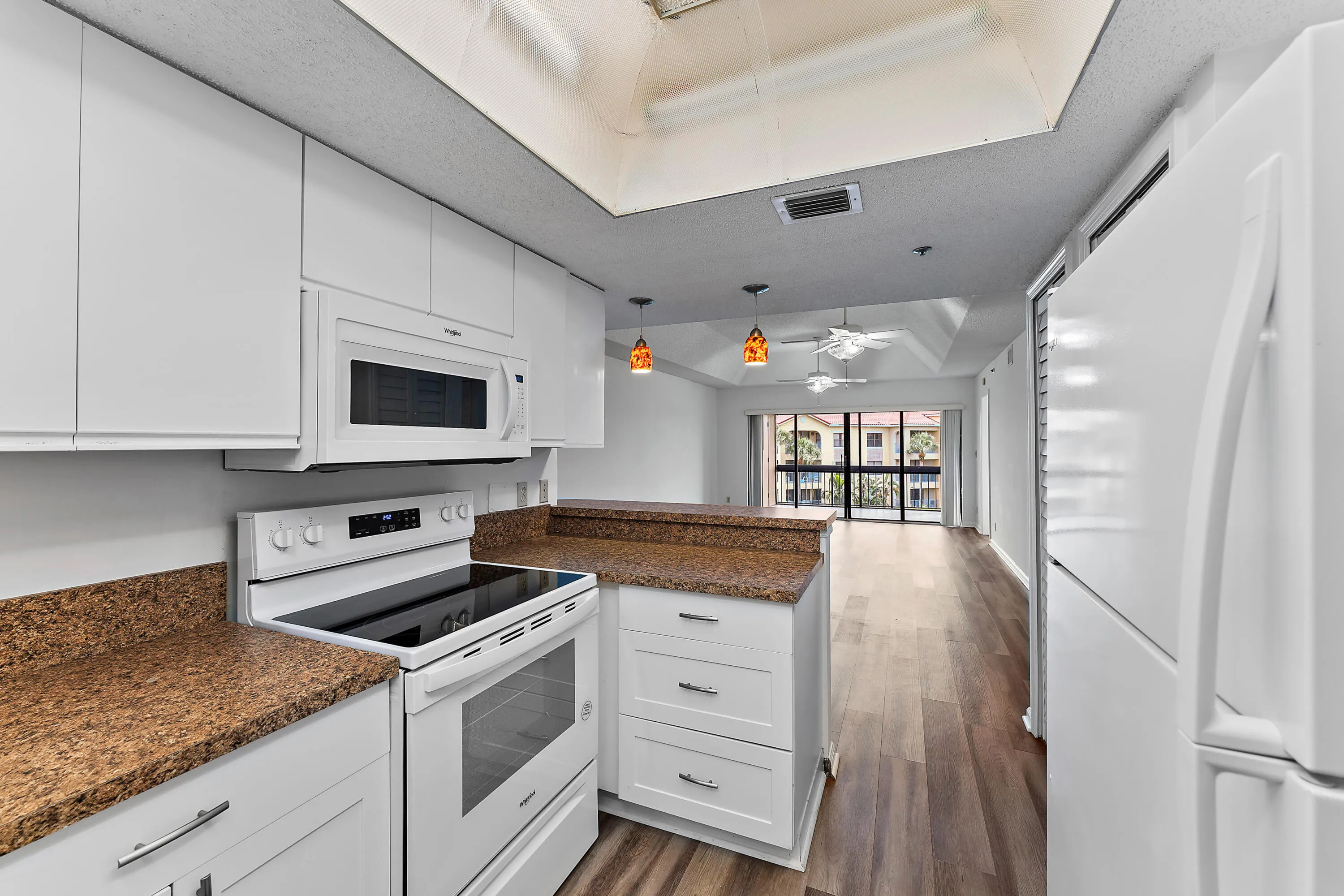 005-700UnoLagoDr-404-NorthPalmBeach-FL-3