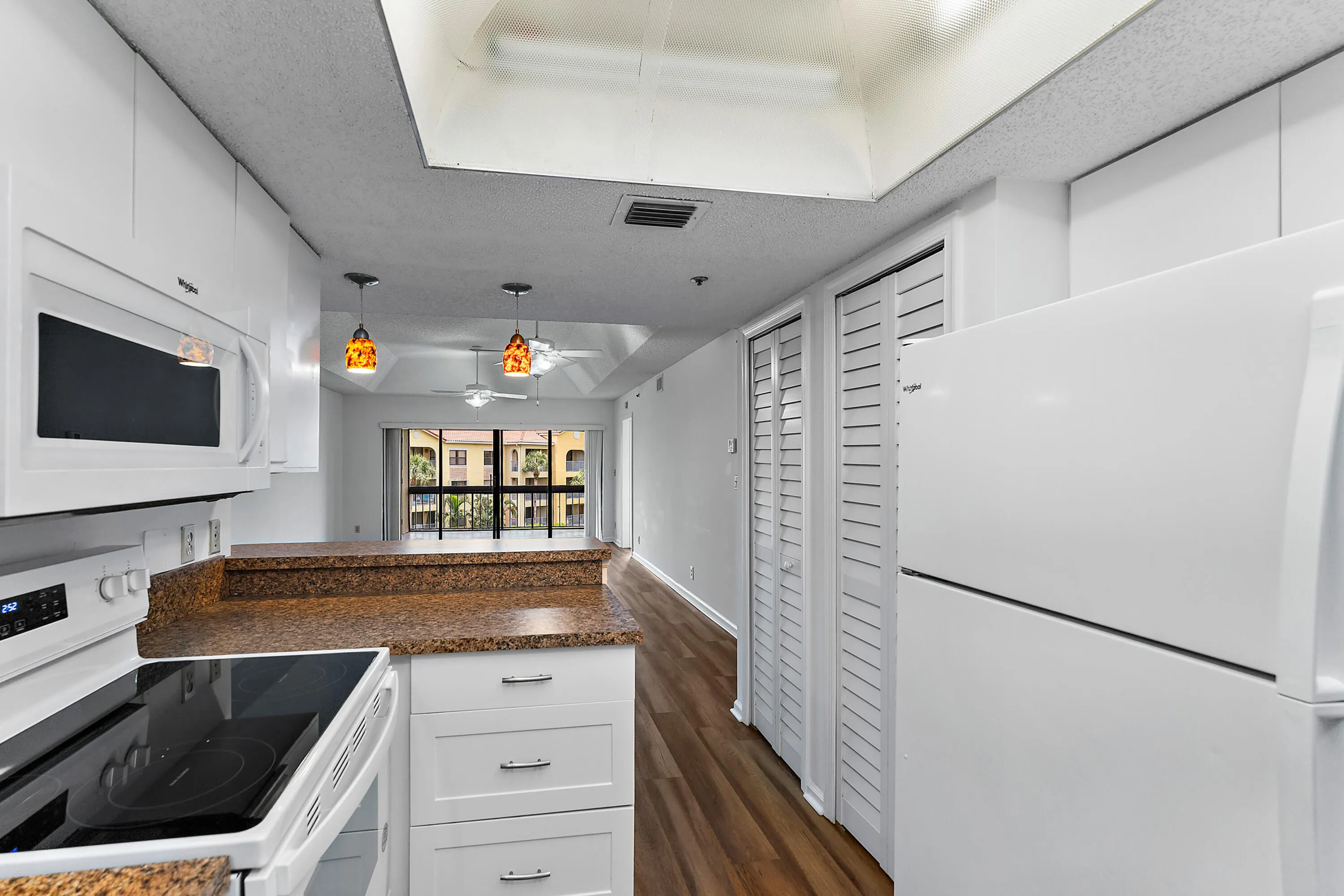 006-700UnoLagoDr-404-NorthPalmBeach-FL-3