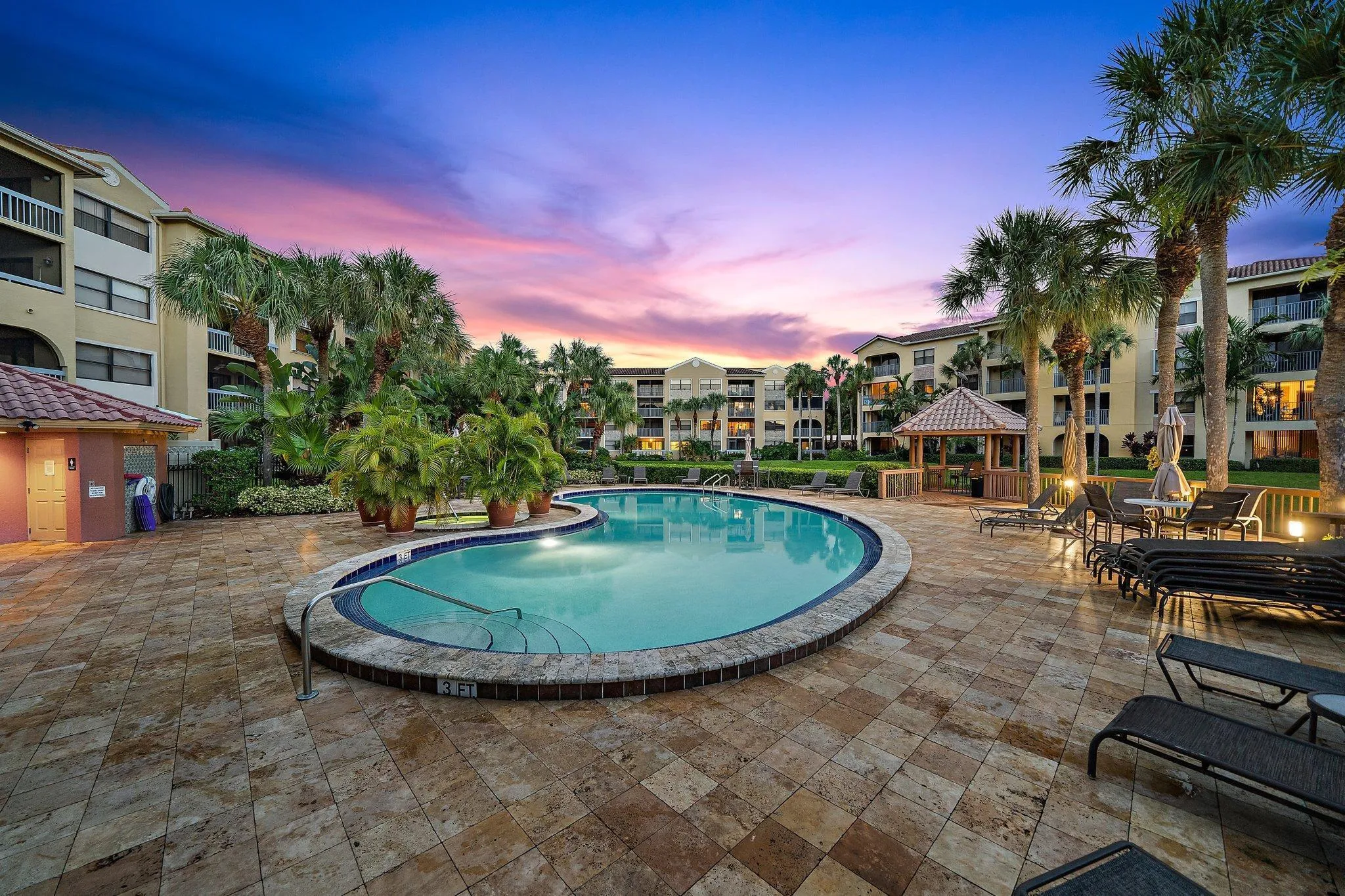049-700UnoLagoDr304-JunoBeach-FL-SMALL