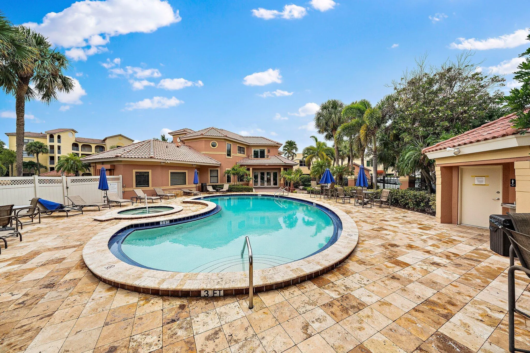 044-700UnoLagoDr304-JunoBeach-FL-SMALL
