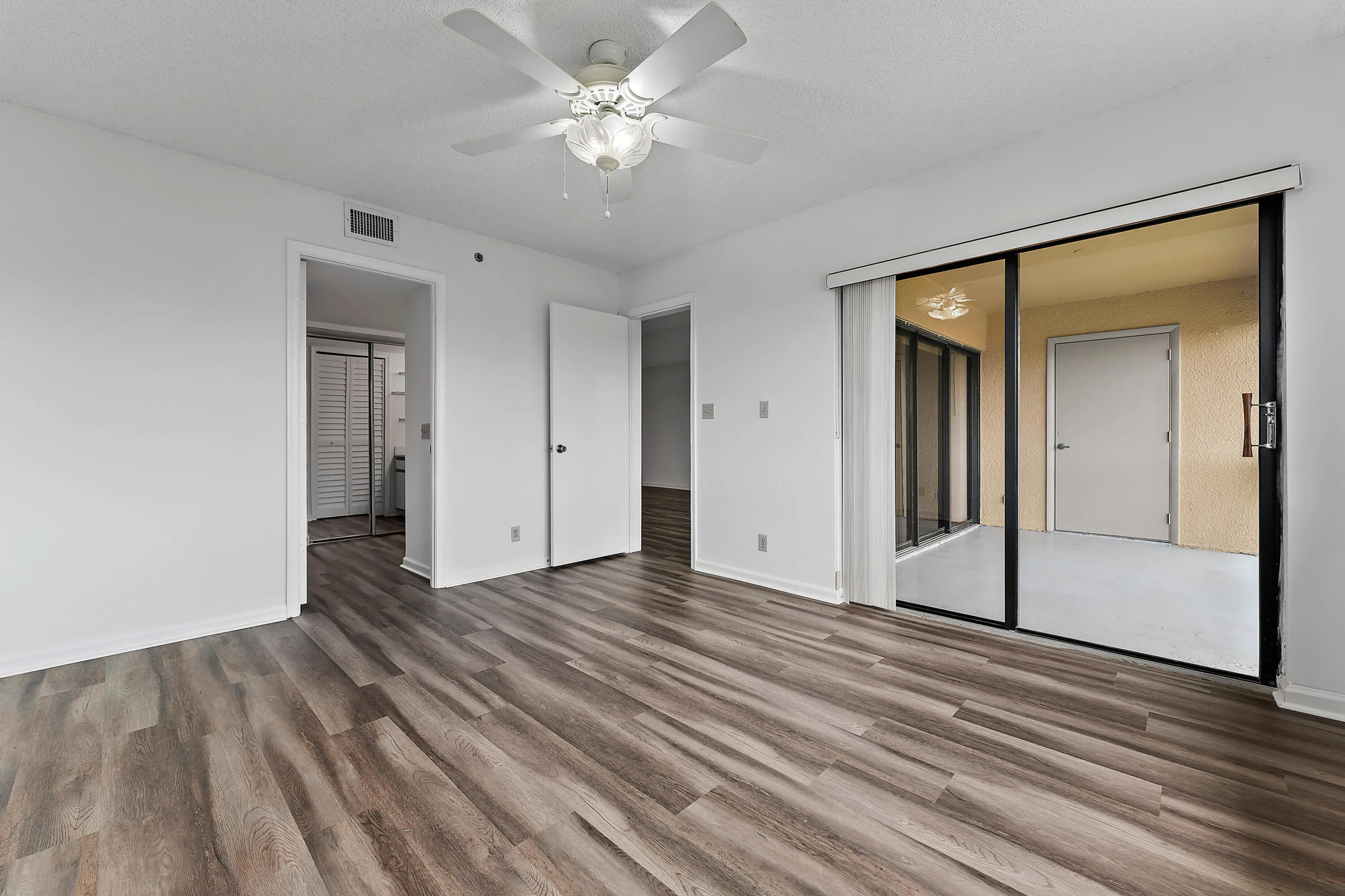018-700UnoLagoDr-404-NorthPalmBeach-FL-3