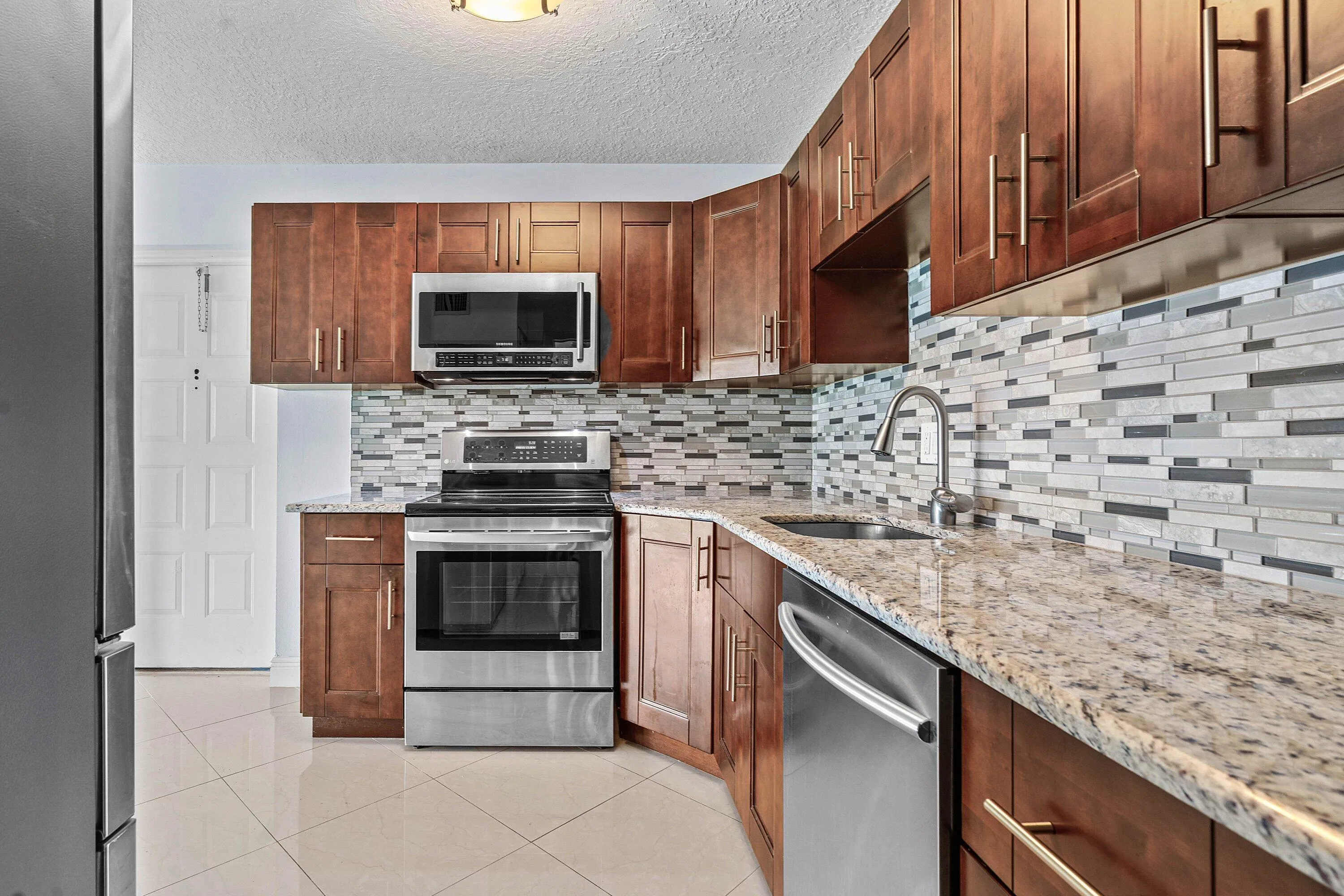 013-204FoxtailDrive-F1-Greenacres-FL-334