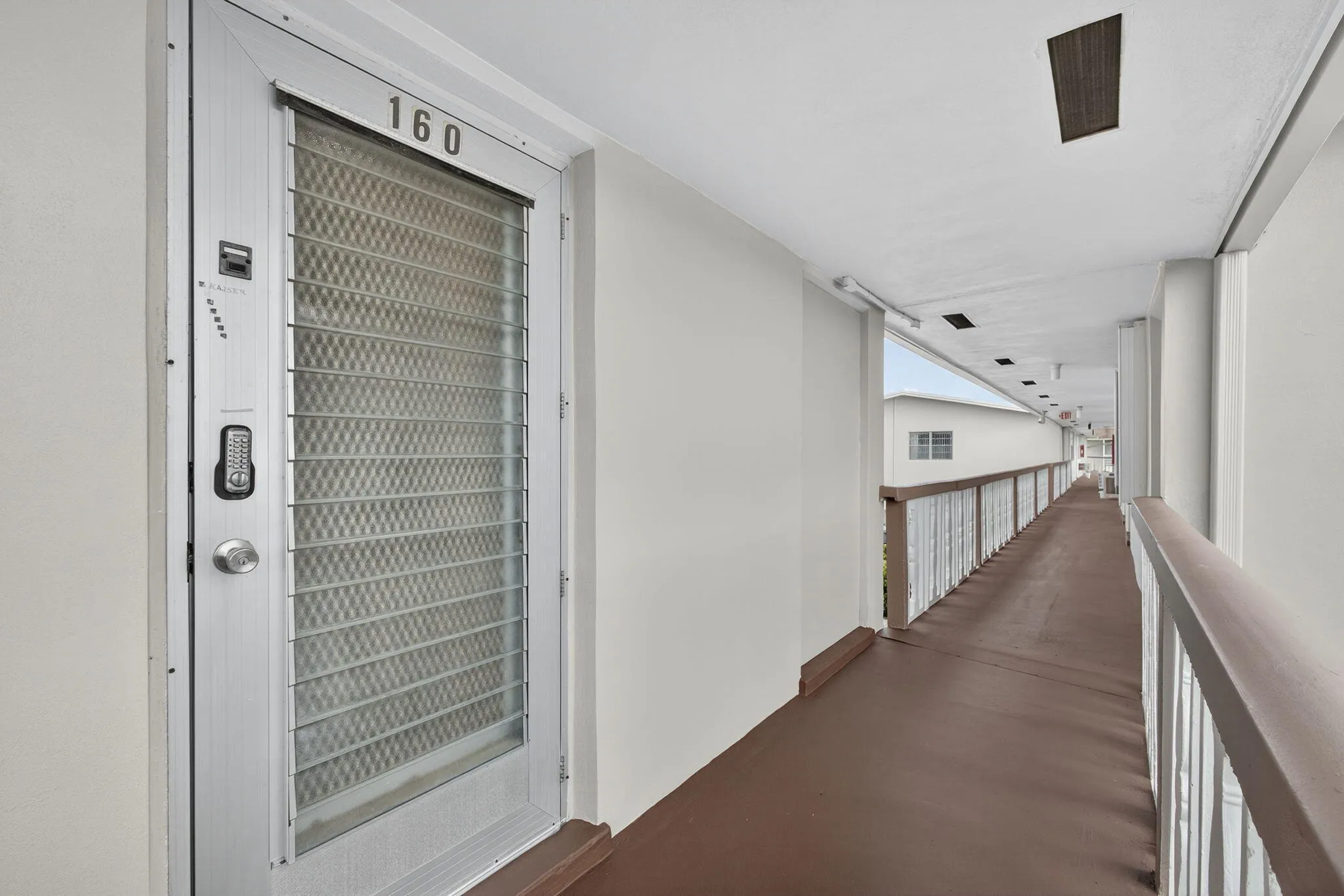 CORNER UNIT
