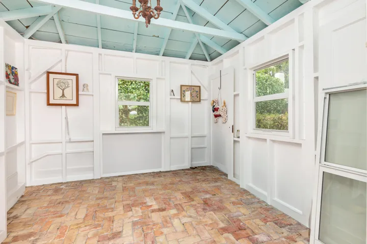 Cabana Interior