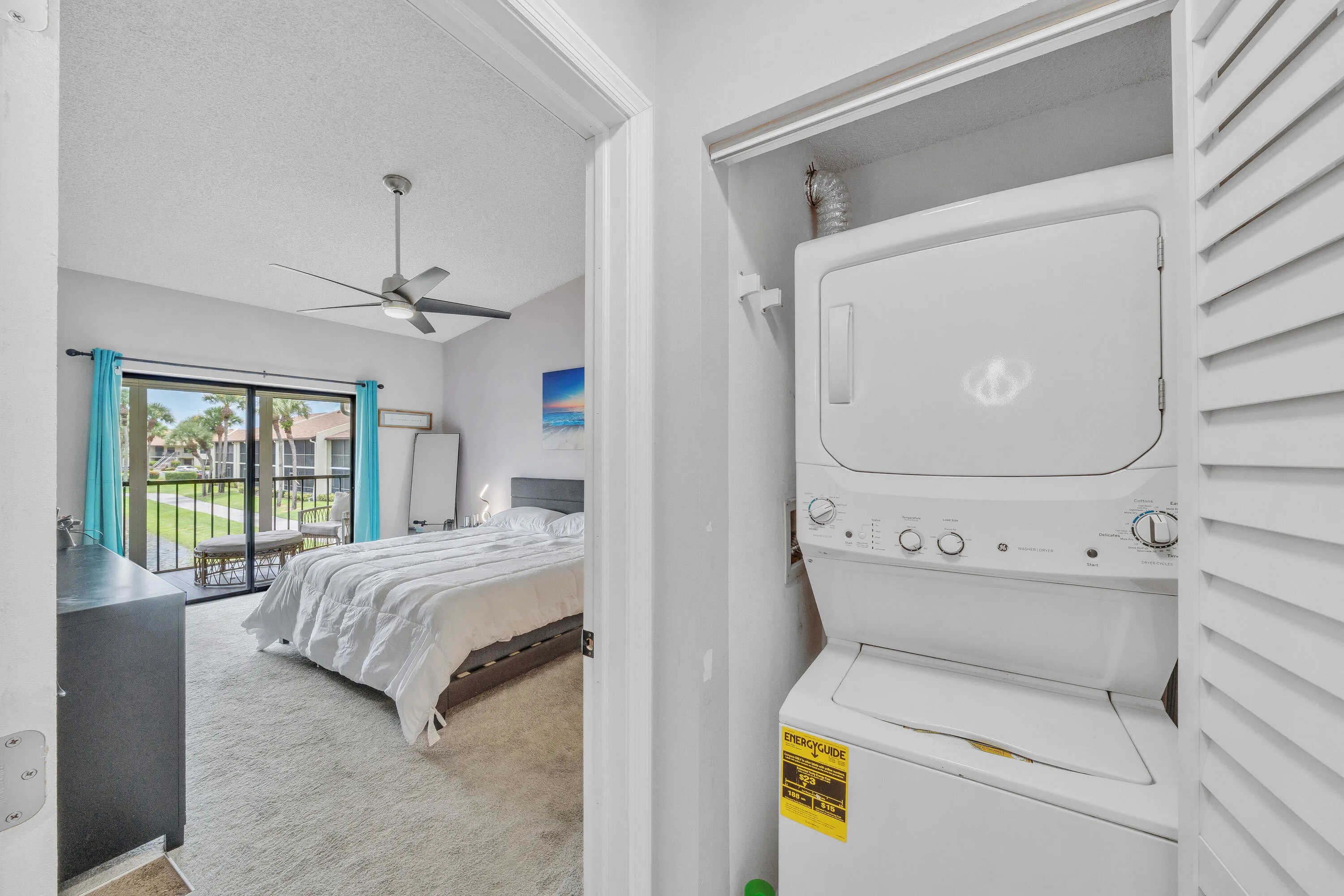 8 Laundry Closet (2)