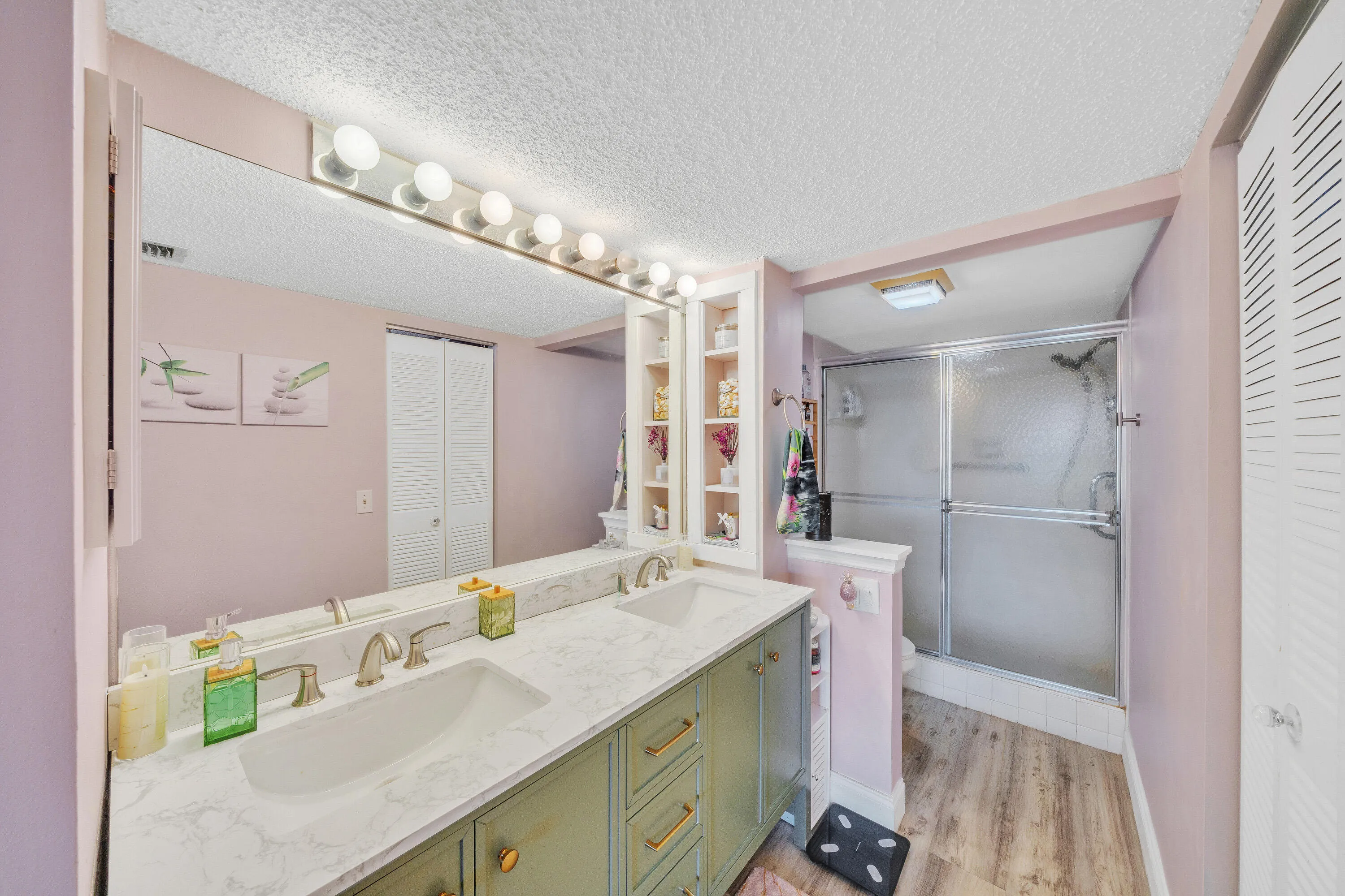 14 Primary Bathroom (1)