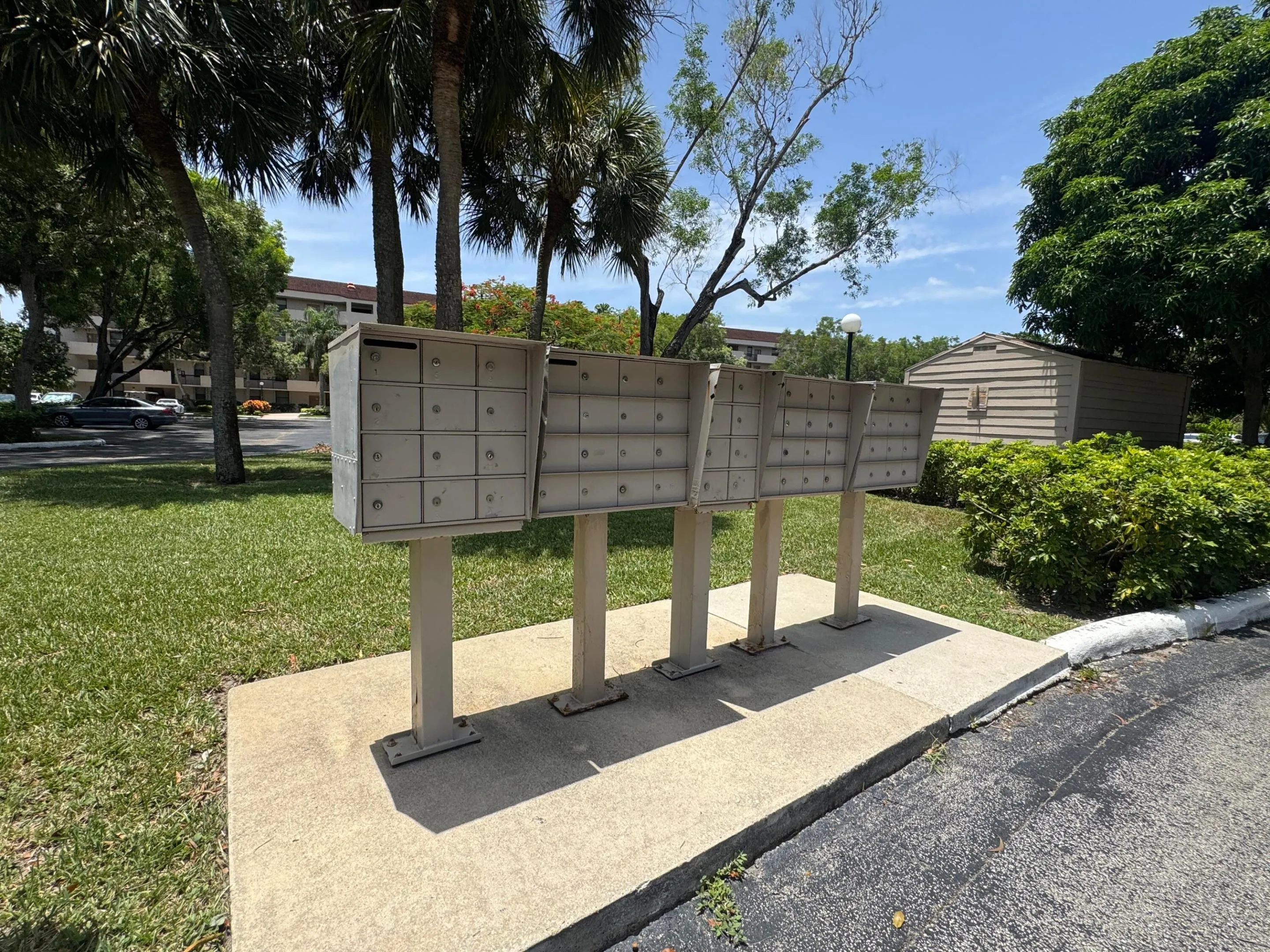 MAILBOXES