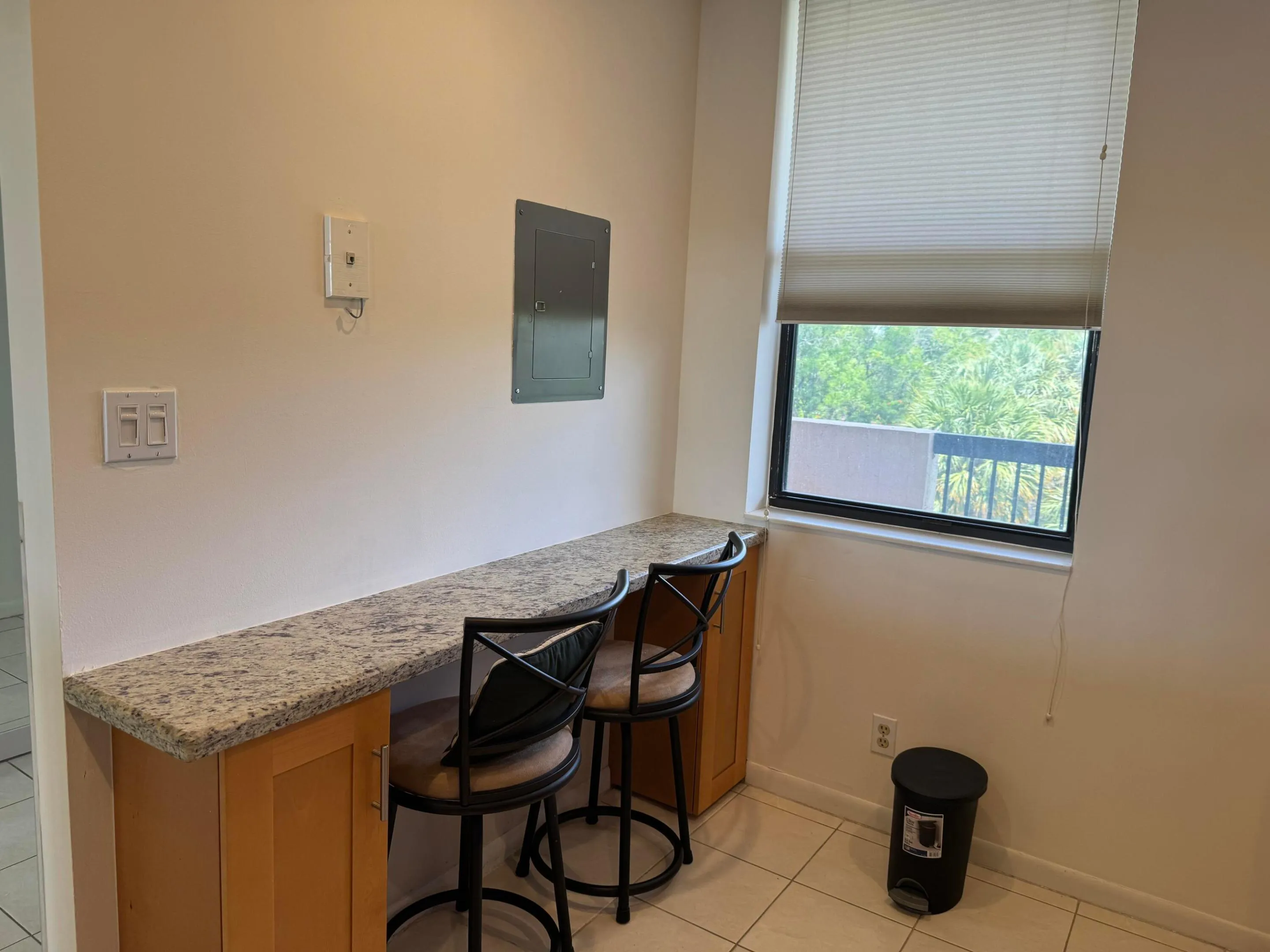 BREAKFAST NOOK