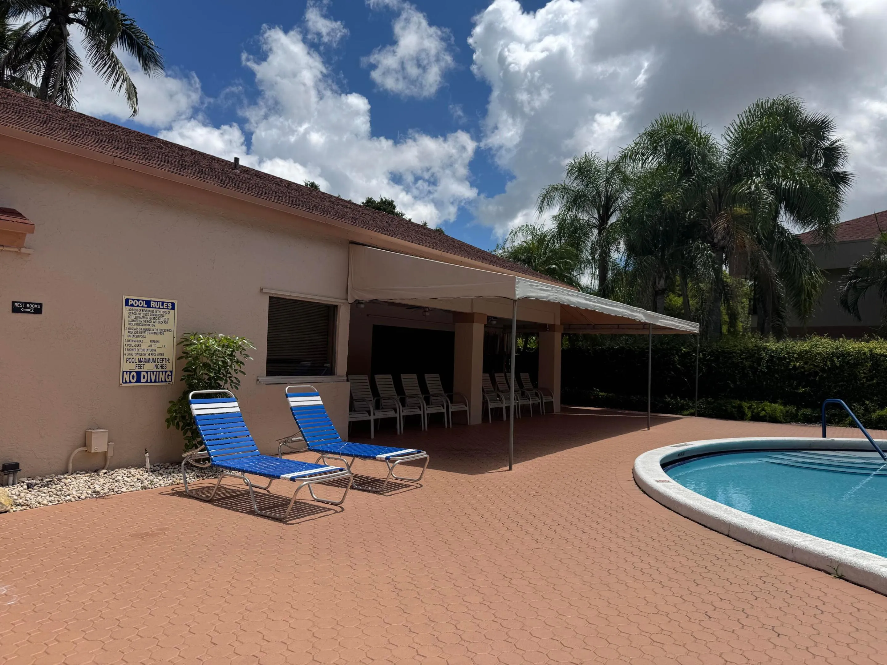 COVERED AREA BY POOL