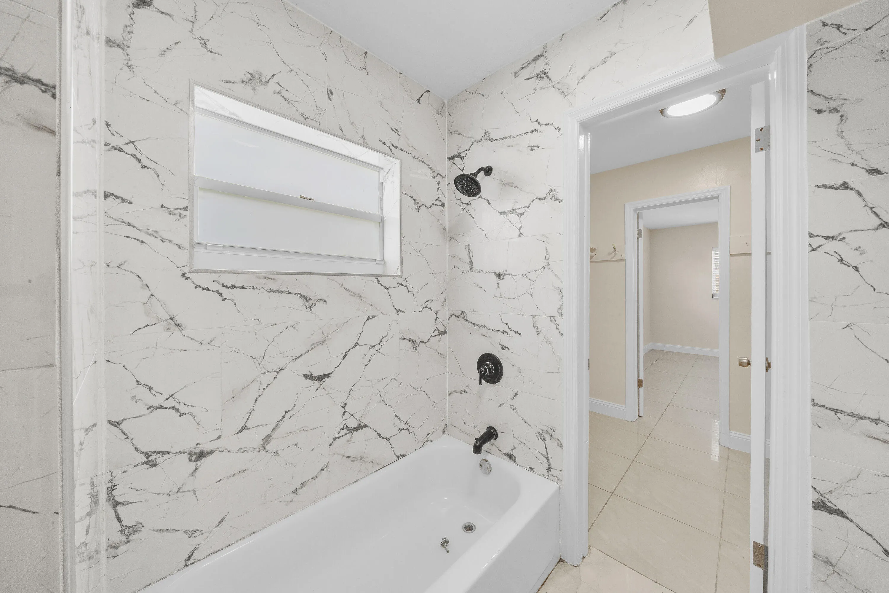 5 Primary Bedroom Suite A (7)