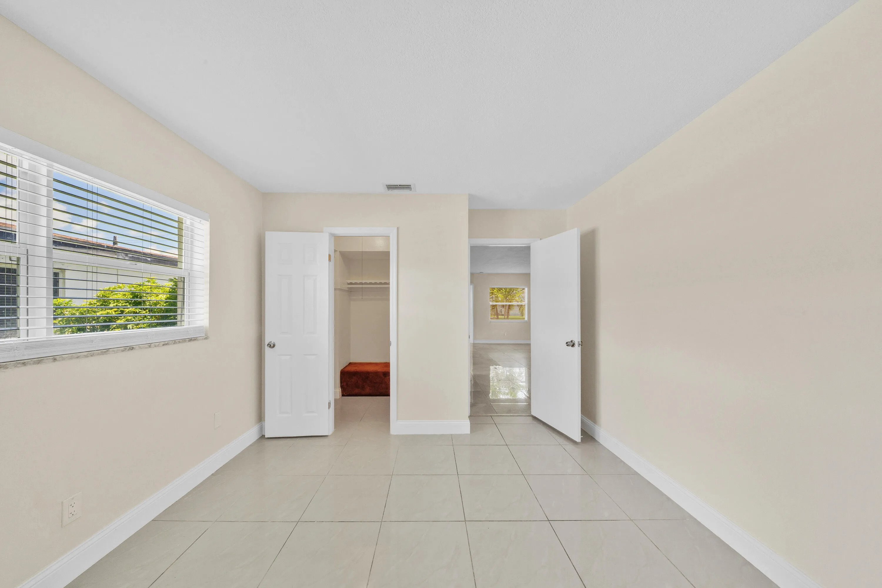 6 Guest Bedroom A (3)