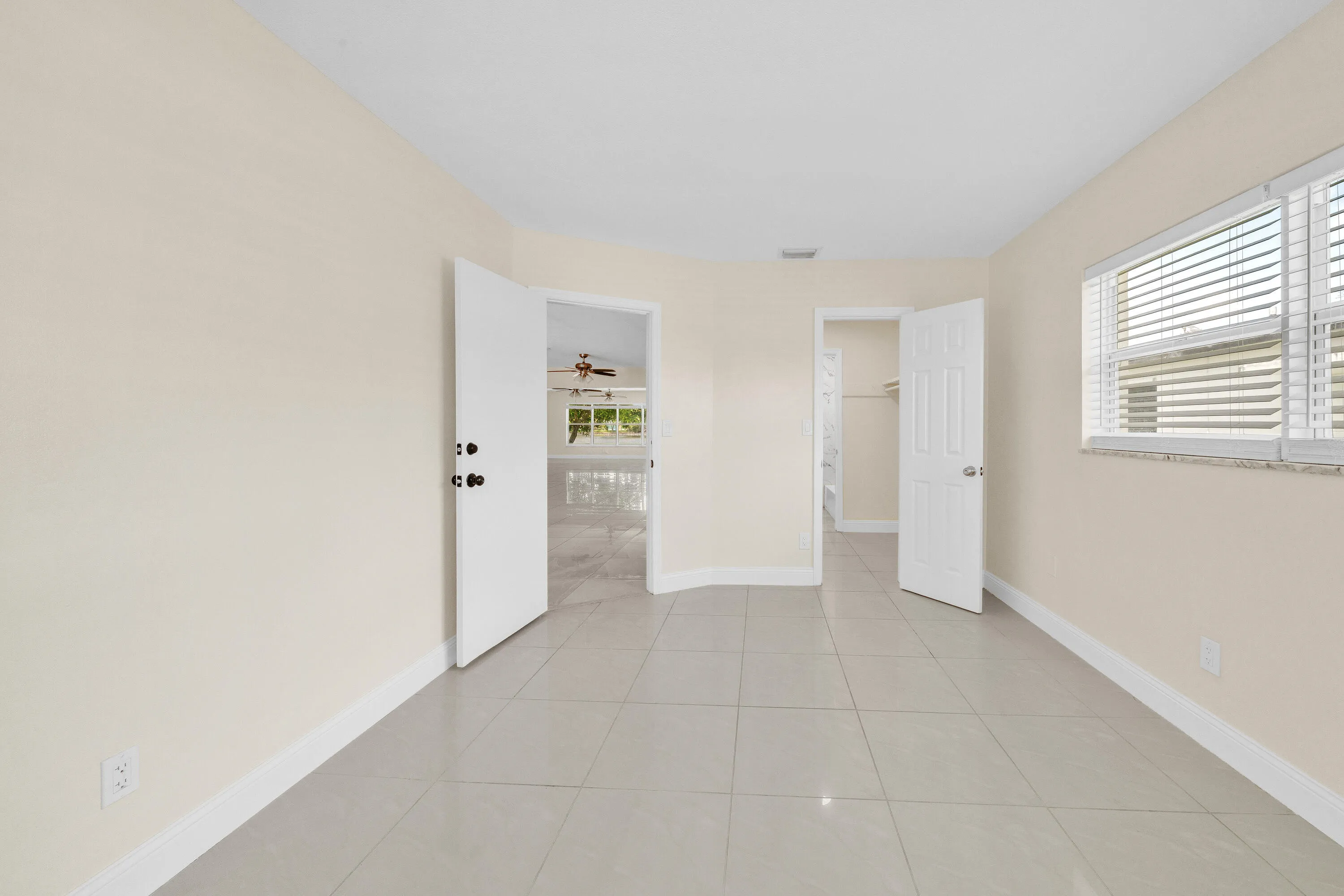 5 Primary Bedroom Suite A (2)