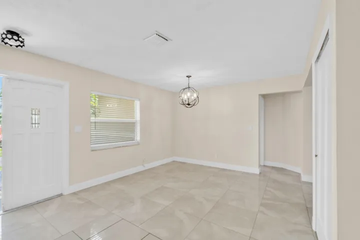 8 Dining Area (1)