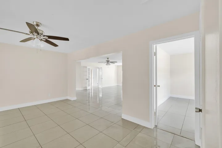 6 Guest Bedroom A (1)