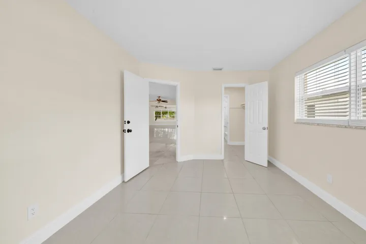 5 Primary Bedroom Suite A (2)