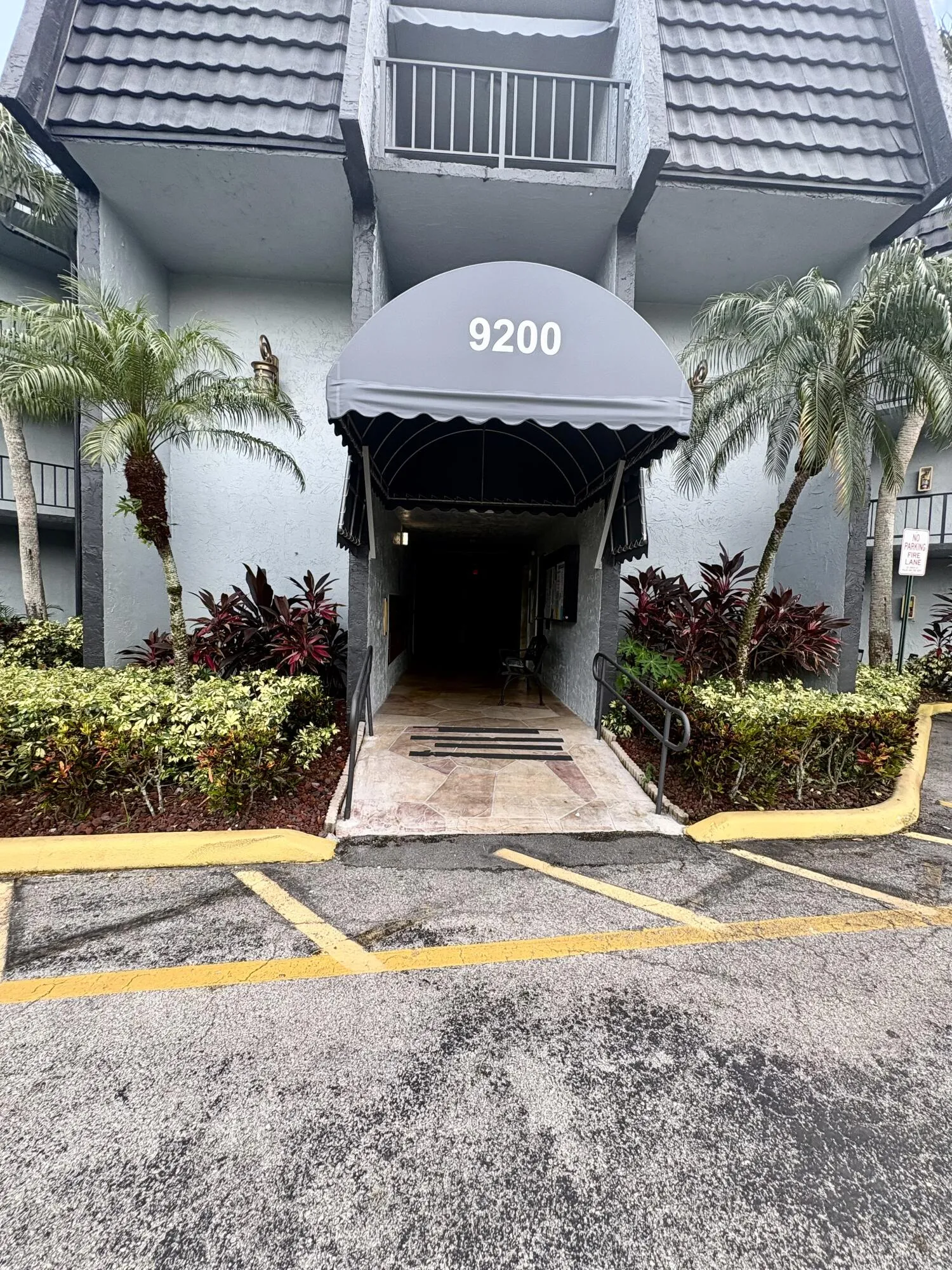 Lime Bay Entrance 3