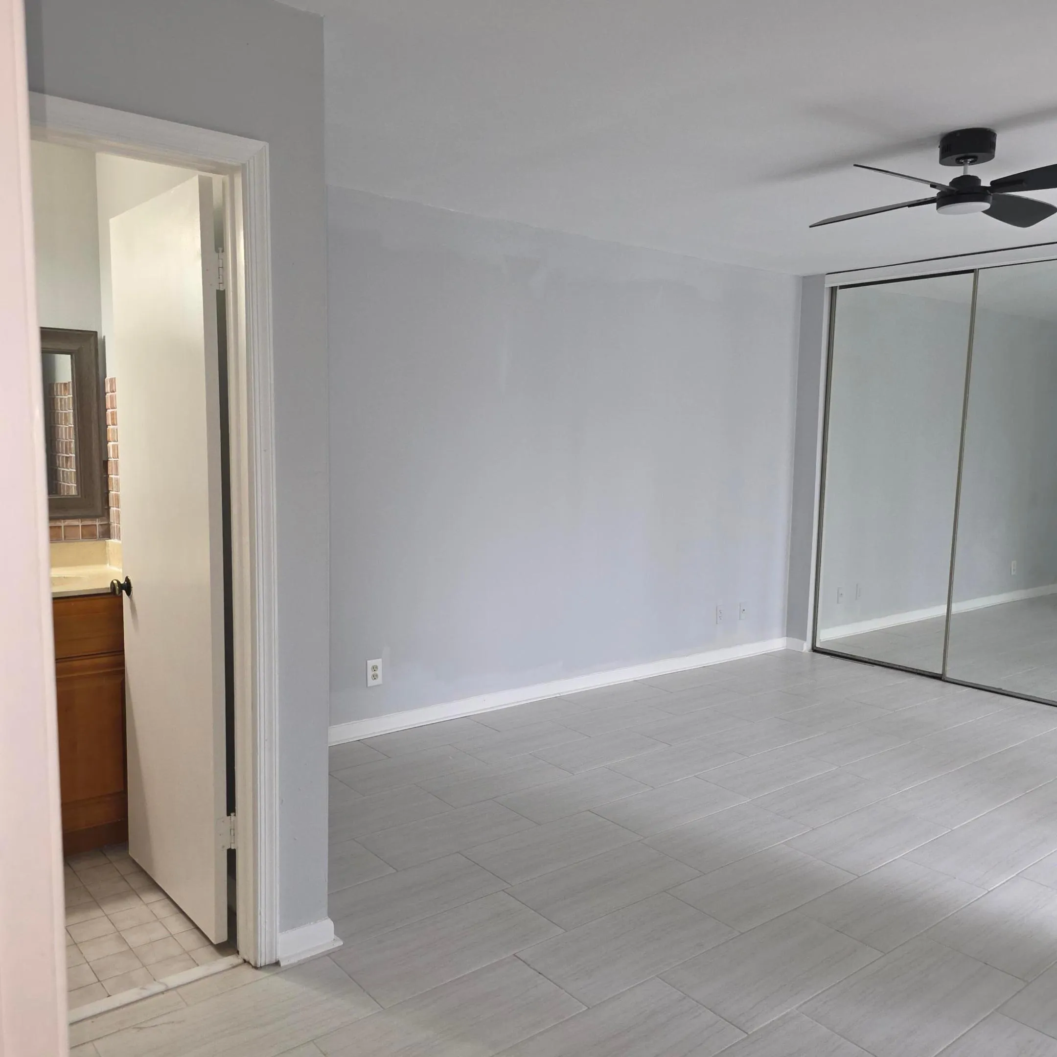Master bedroom with Bathroom