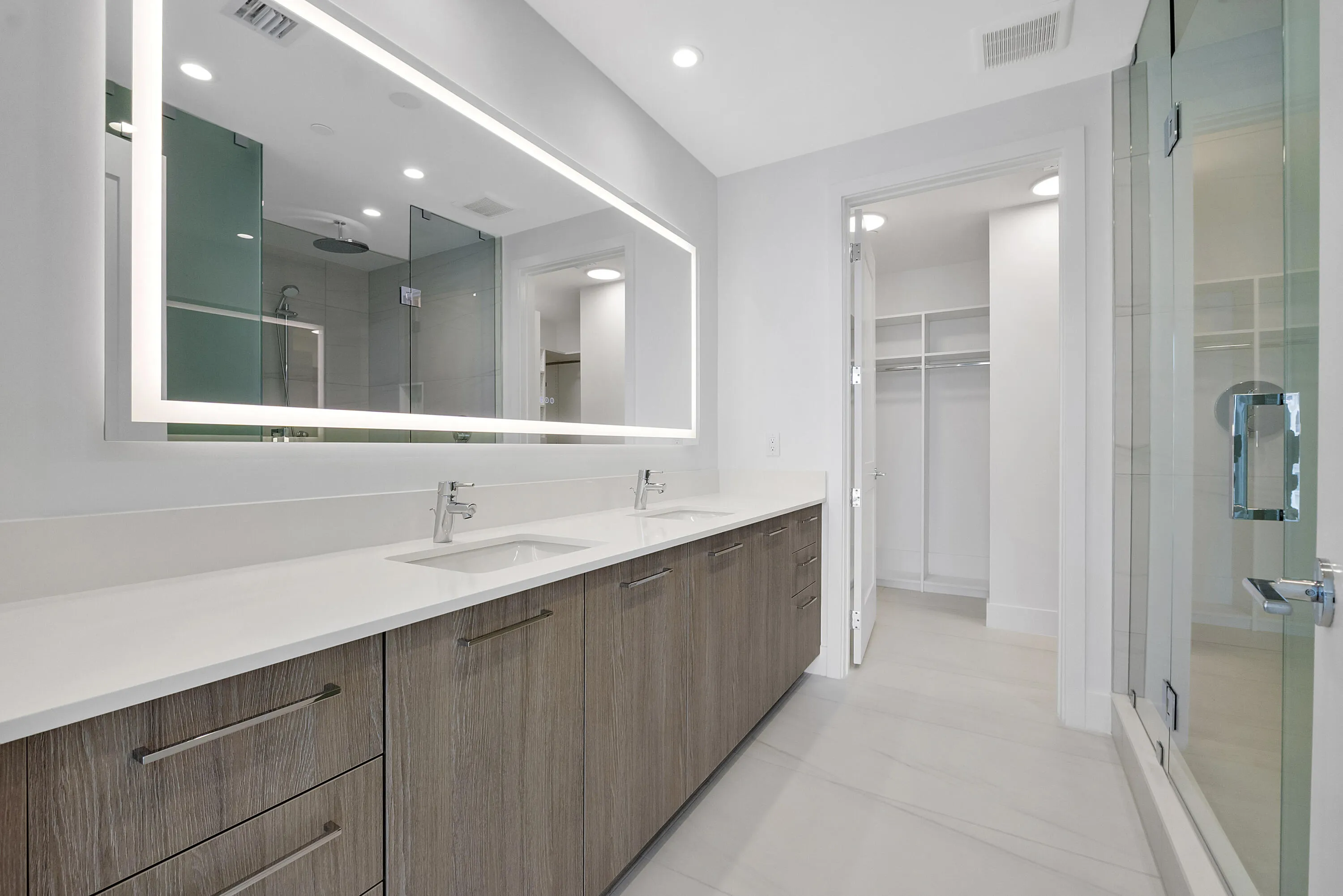 High spot cosmetic double vanity mirror with defog