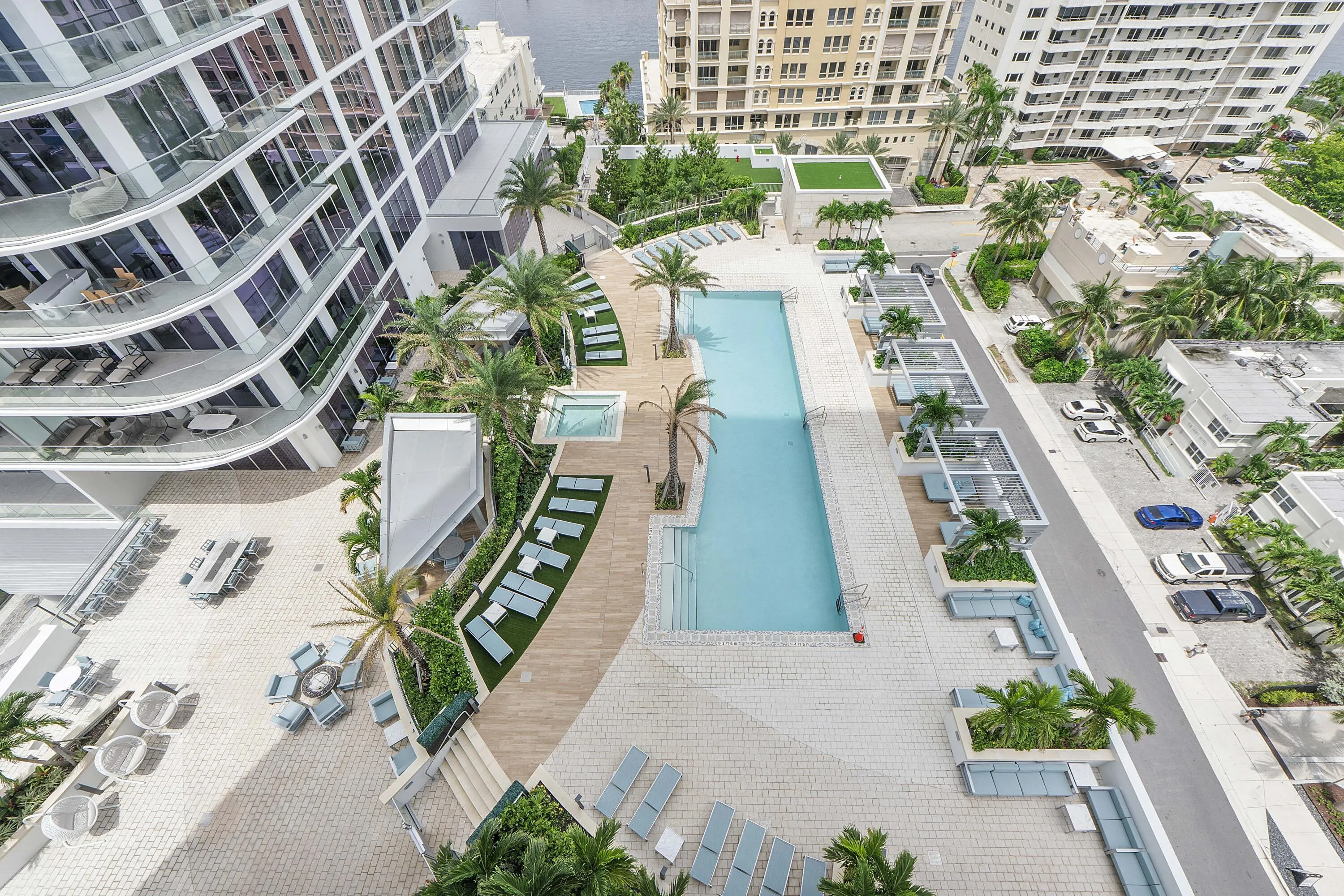 151 N Seabreeze Blvd u1003_032