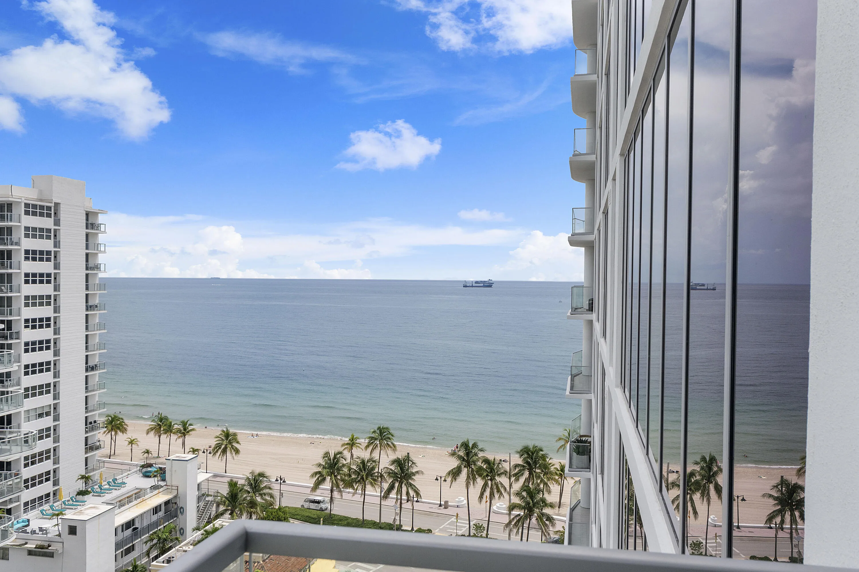 151 N Seabreeze Blvd u1003_037
