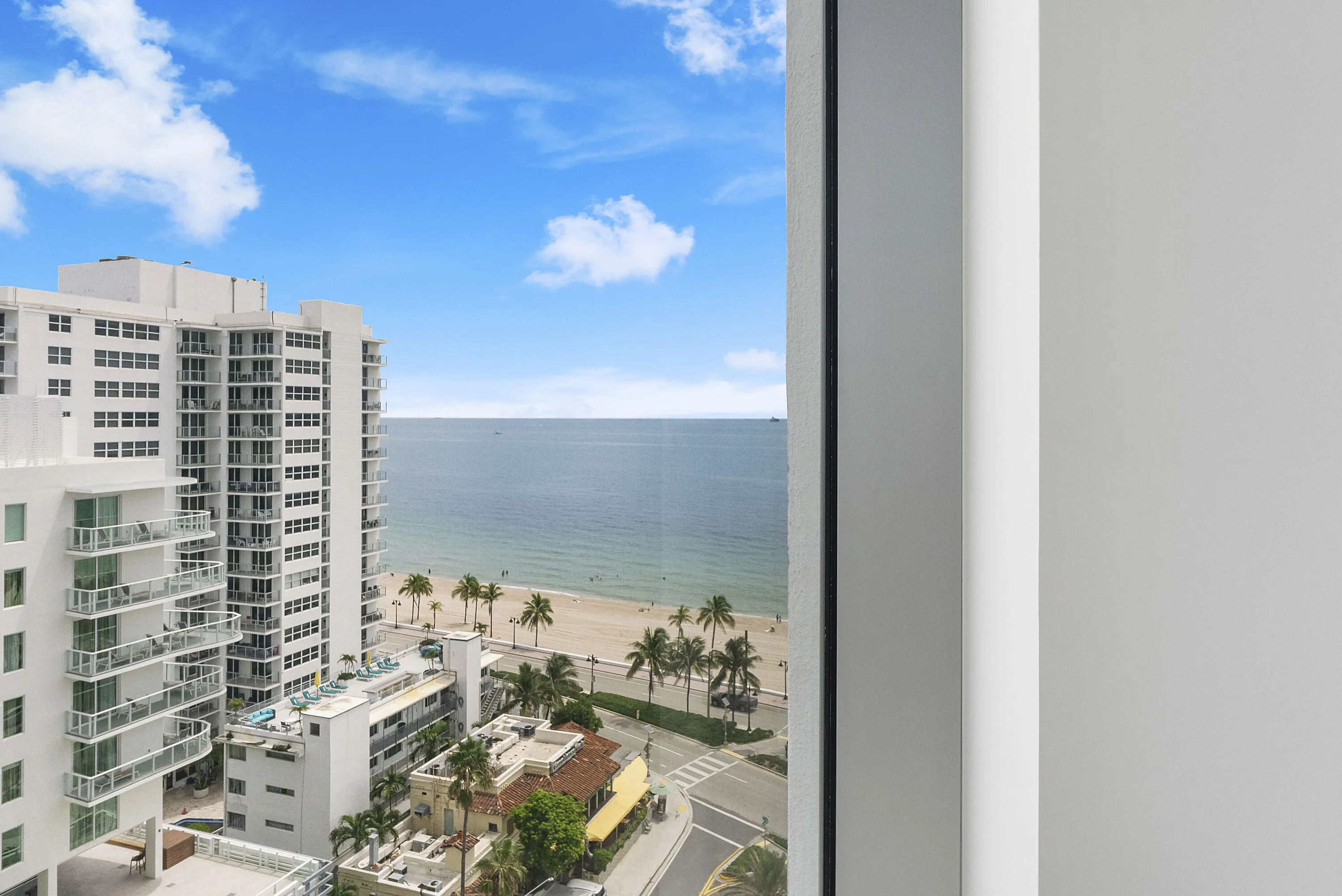 151 N Seabreeze Blvd u1003_015