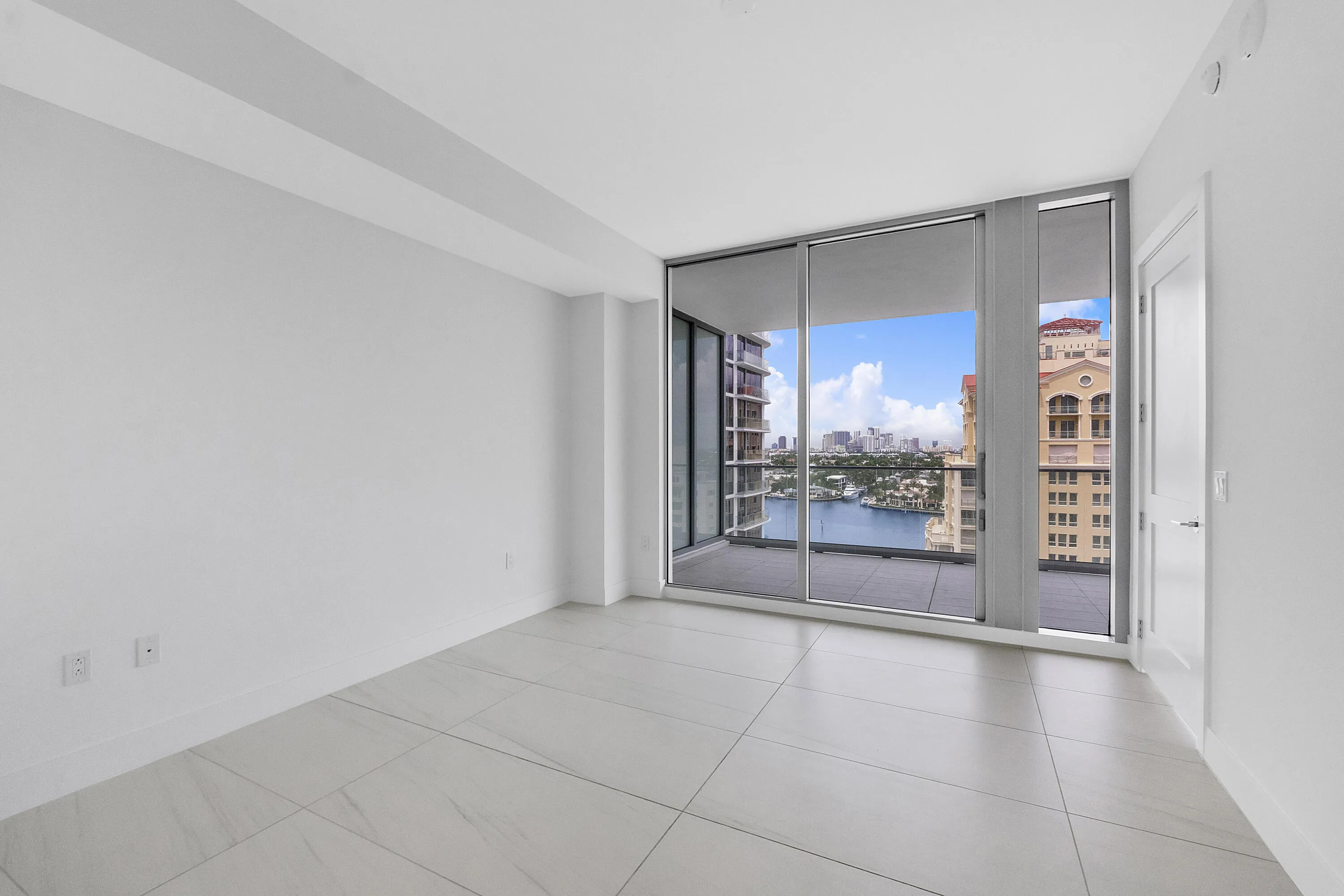 151 N Seabreeze Blvd u1003_023